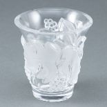 Vase "SAUMUR" Lalique,