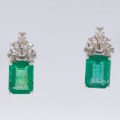 Paar klassische Smaragd-Ohrringe mit