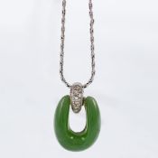 Jade-Anhänger mit Diamanten und Kette