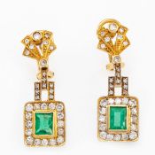 Paar Ohrringe mit Smaragden und Diamanten
