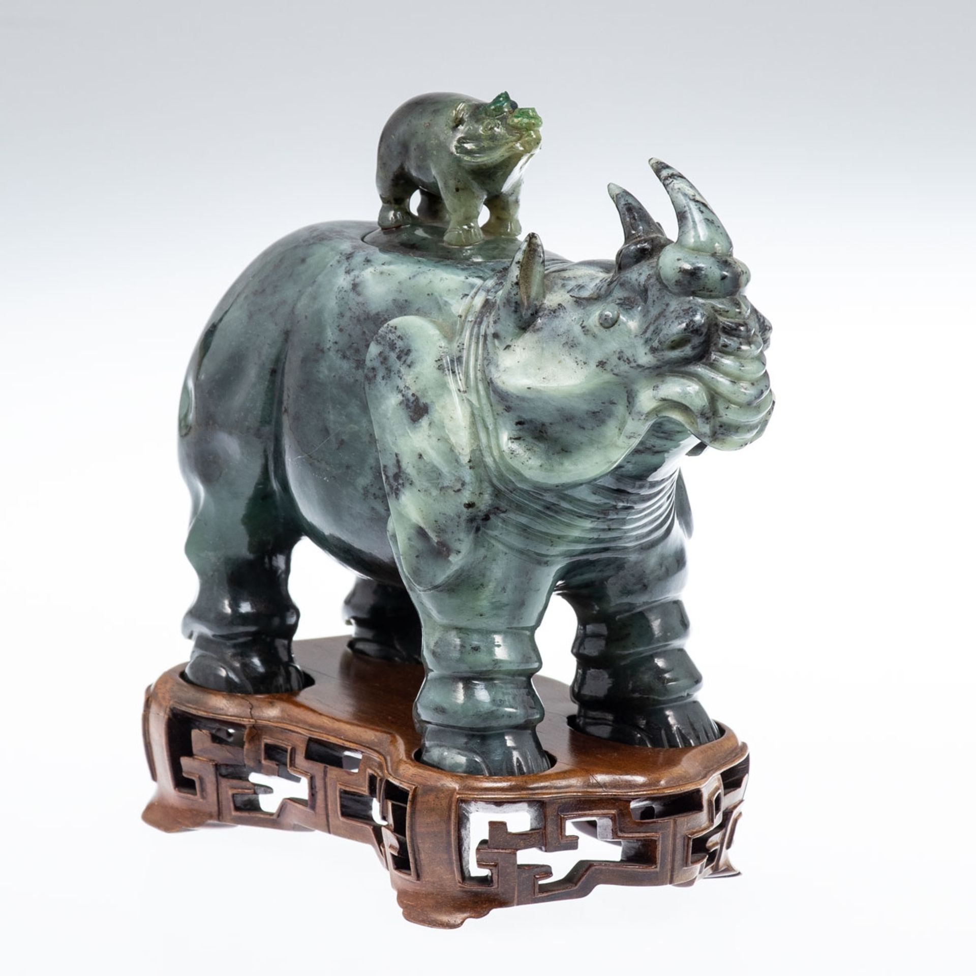 Räuchergefäß als Nashorn, Jade, China - Bild 3 aus 3