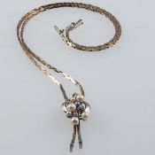 Collier mit Perlen und Diamanten