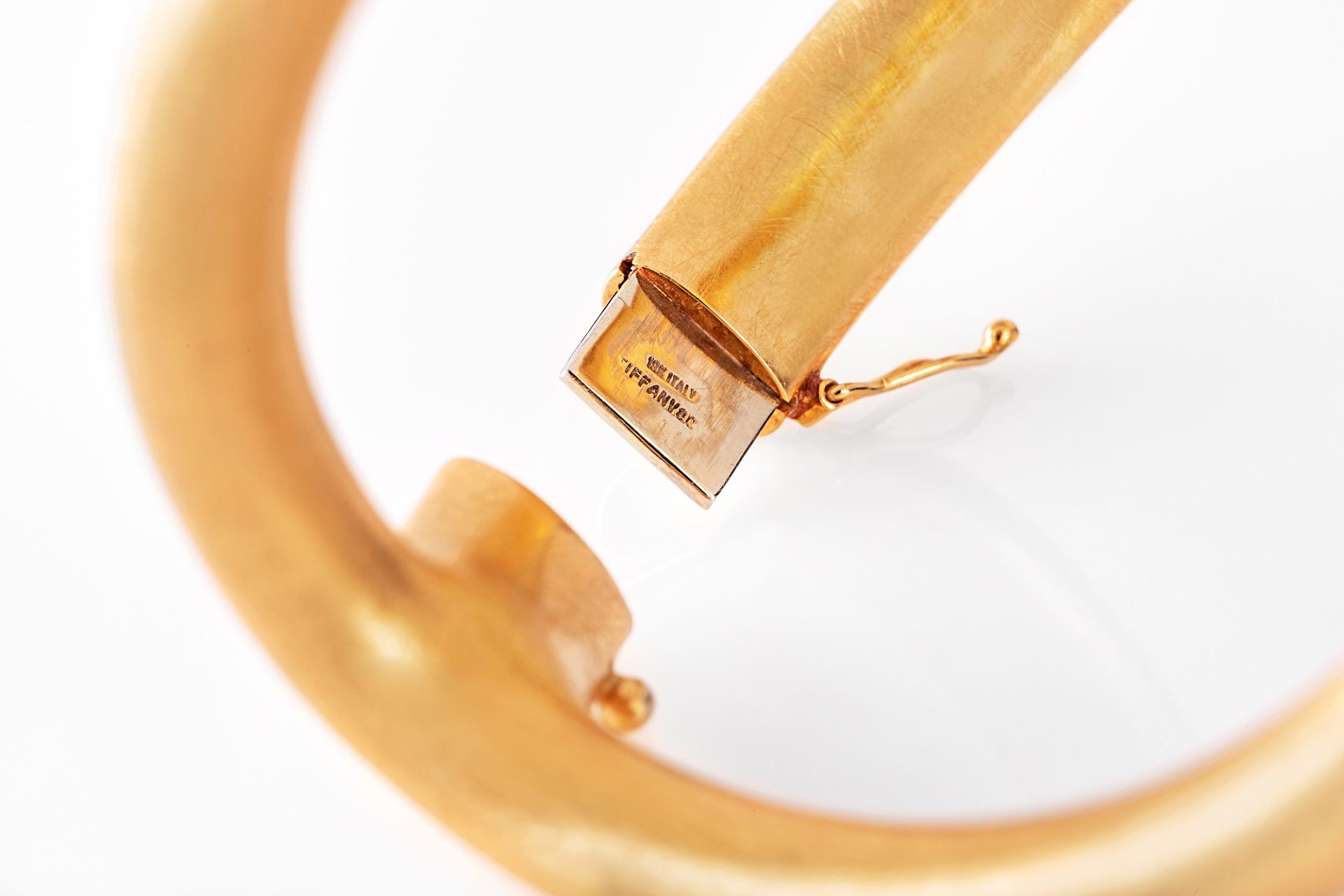 Tiffany & Co. gold bangle - Image 3 of 3