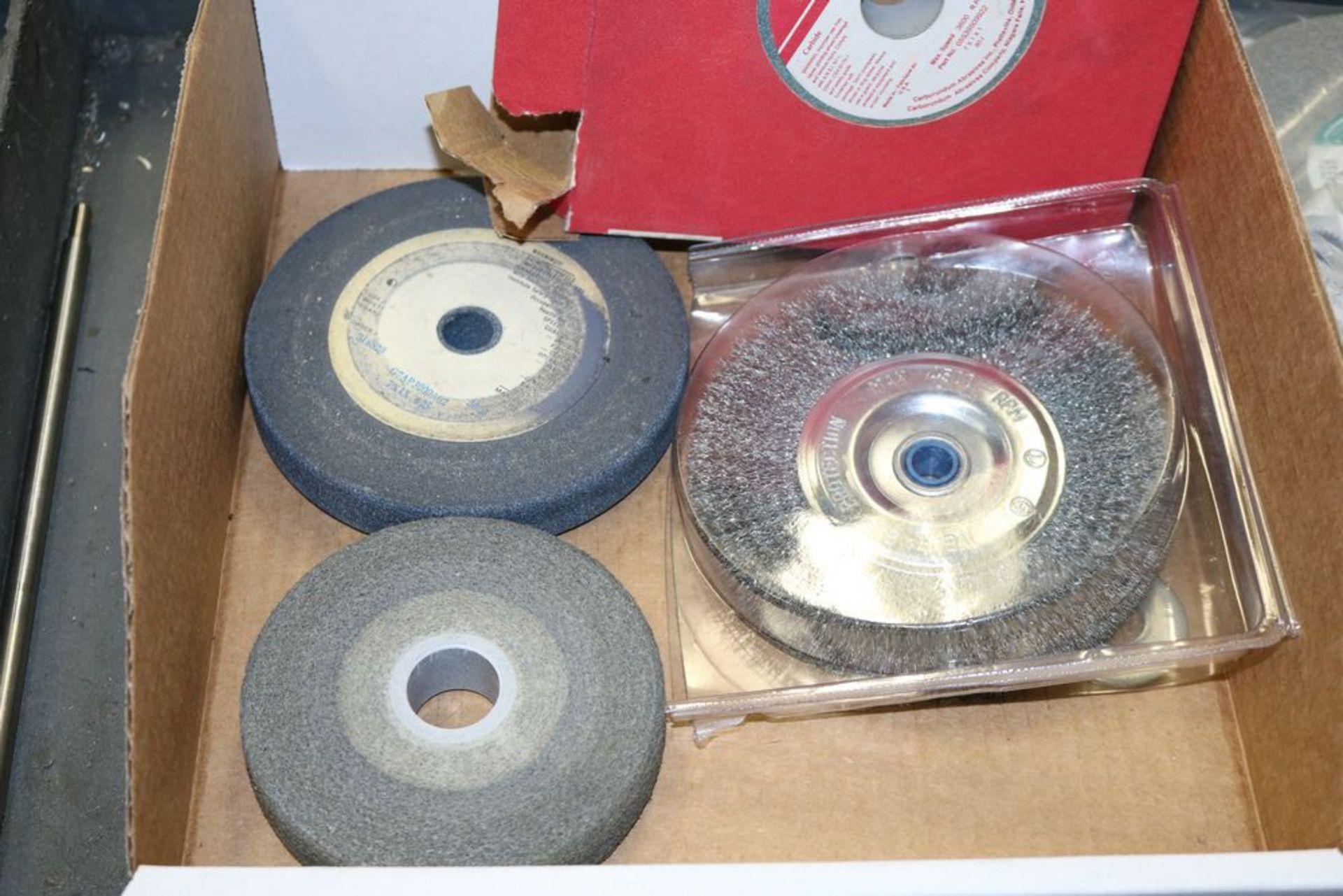 Box of Various Size Grinding Wheels and Cut off Wheels - Image 2 of 4