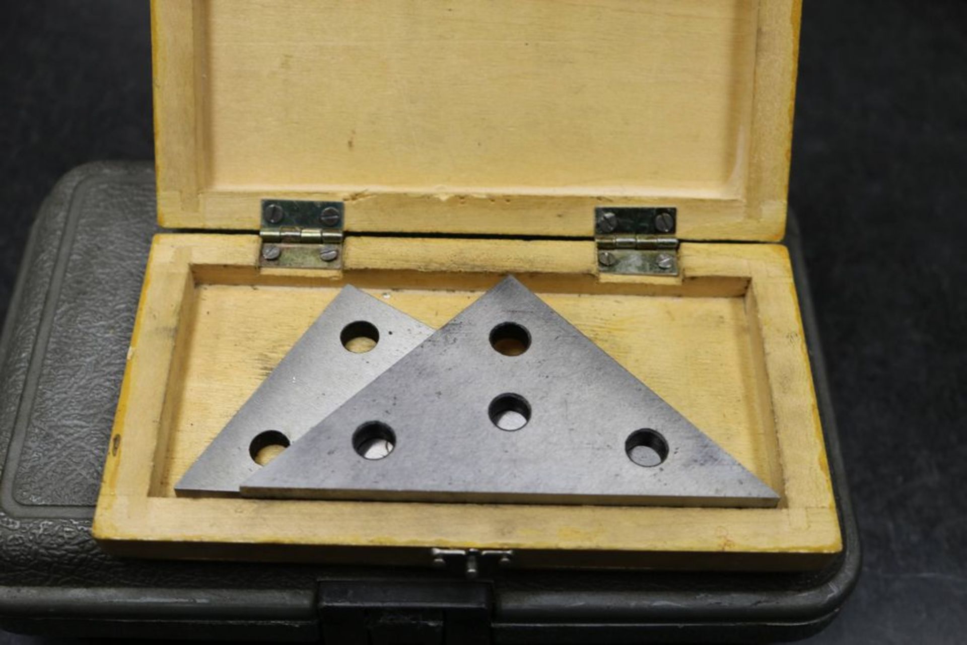 Enco Adjustable Sign Block, V Blocks with Clamps, Leveling Jacks, 123 Blocks, Various Angle - Image 3 of 9