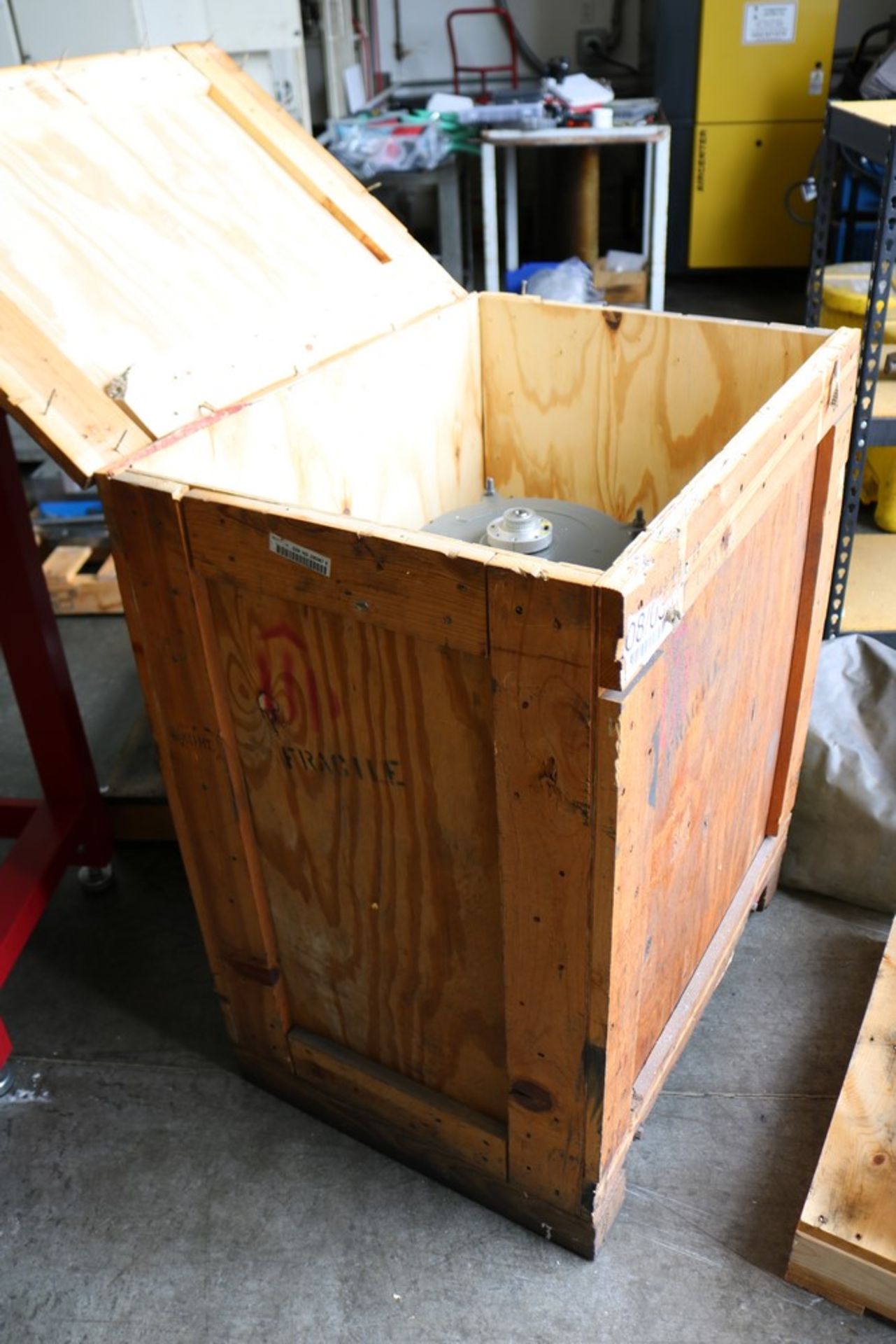 Lincoln 20 HP Motor in Crate - Image 3 of 4