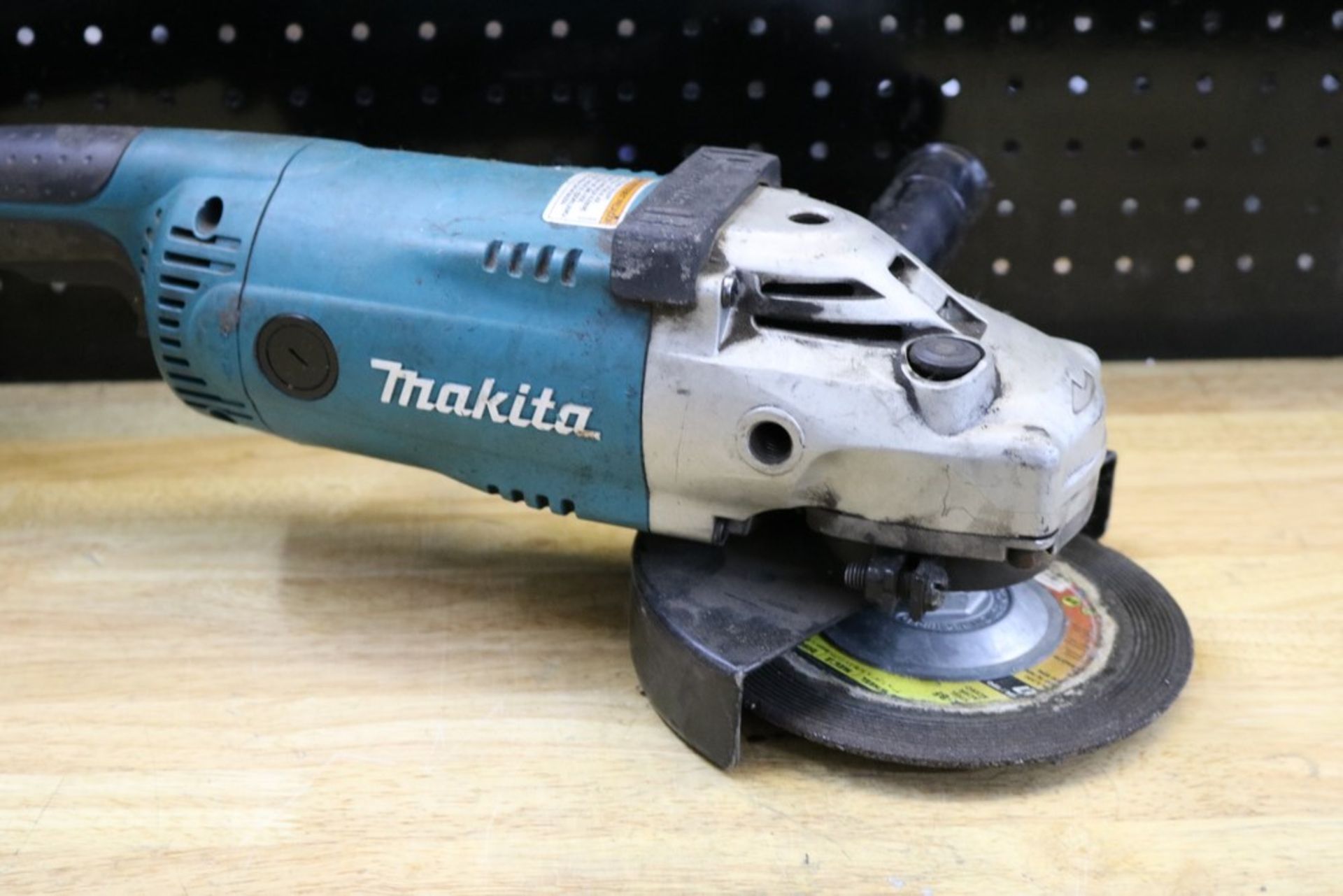 Makita Corded Heavy Duty Grinder, 17" Wheel Size - Image 2 of 4