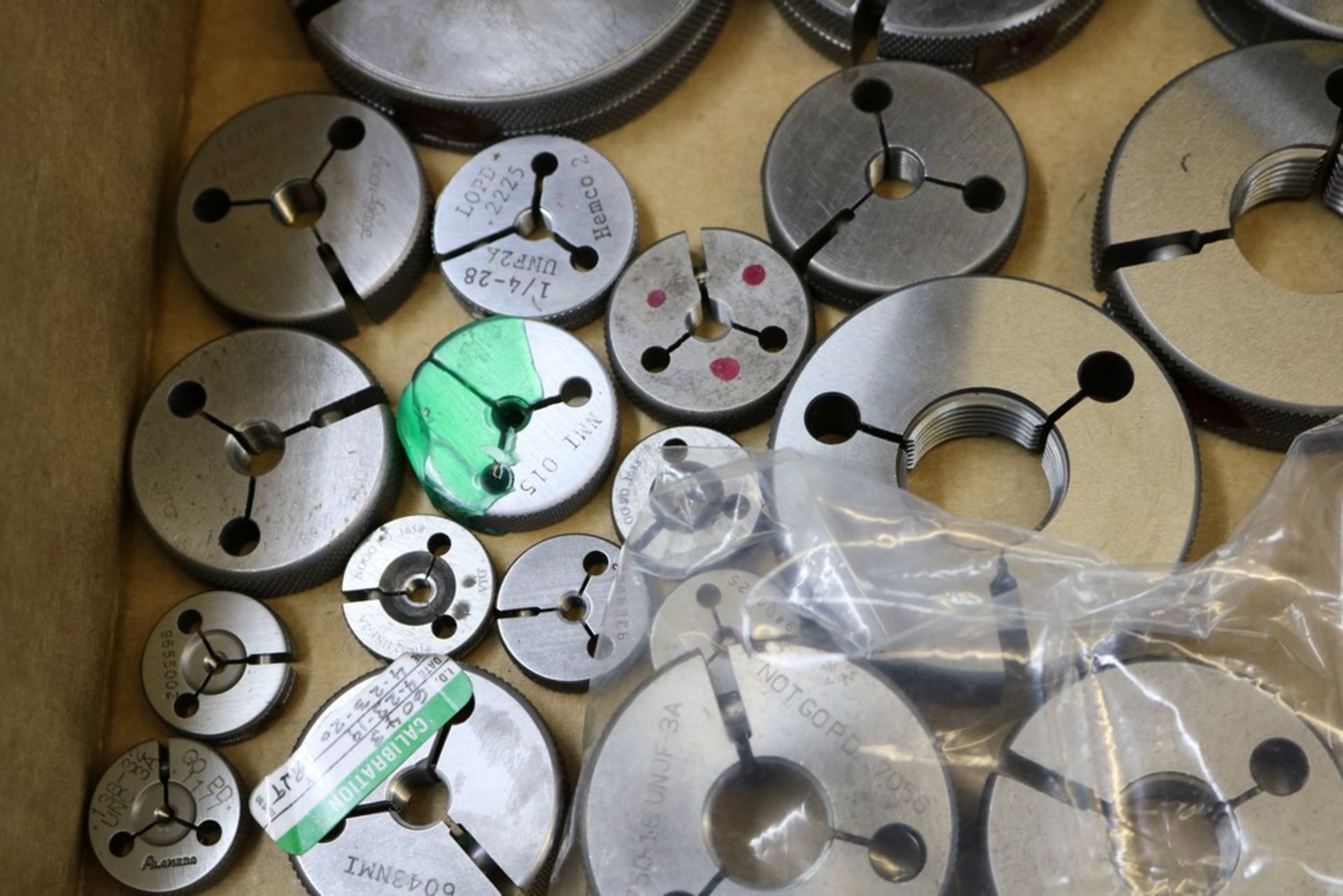 Box of Various Size Thread Ring Gages - Image 5 of 6