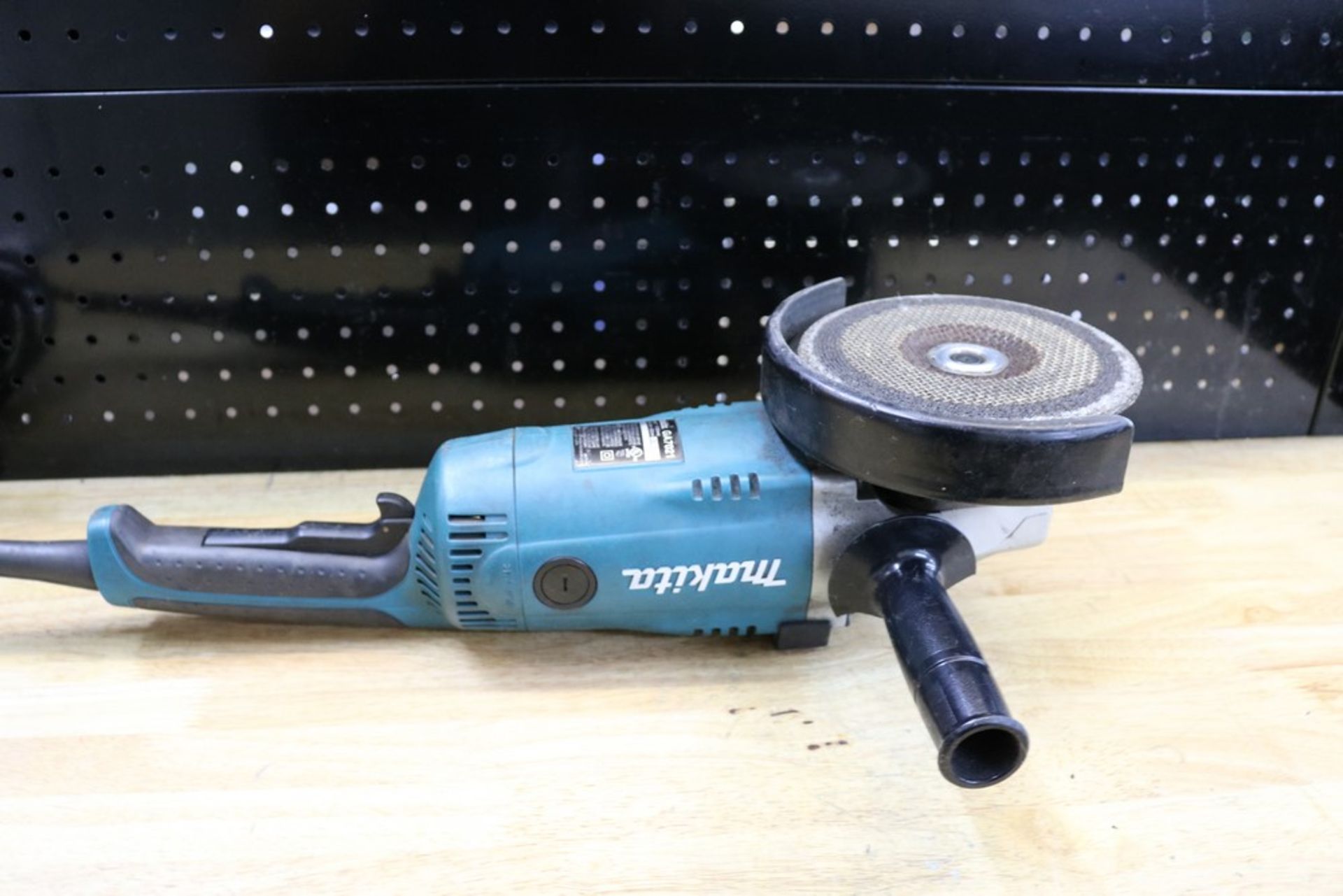 Makita Corded Heavy Duty Grinder, 17" Wheel Size - Image 4 of 4