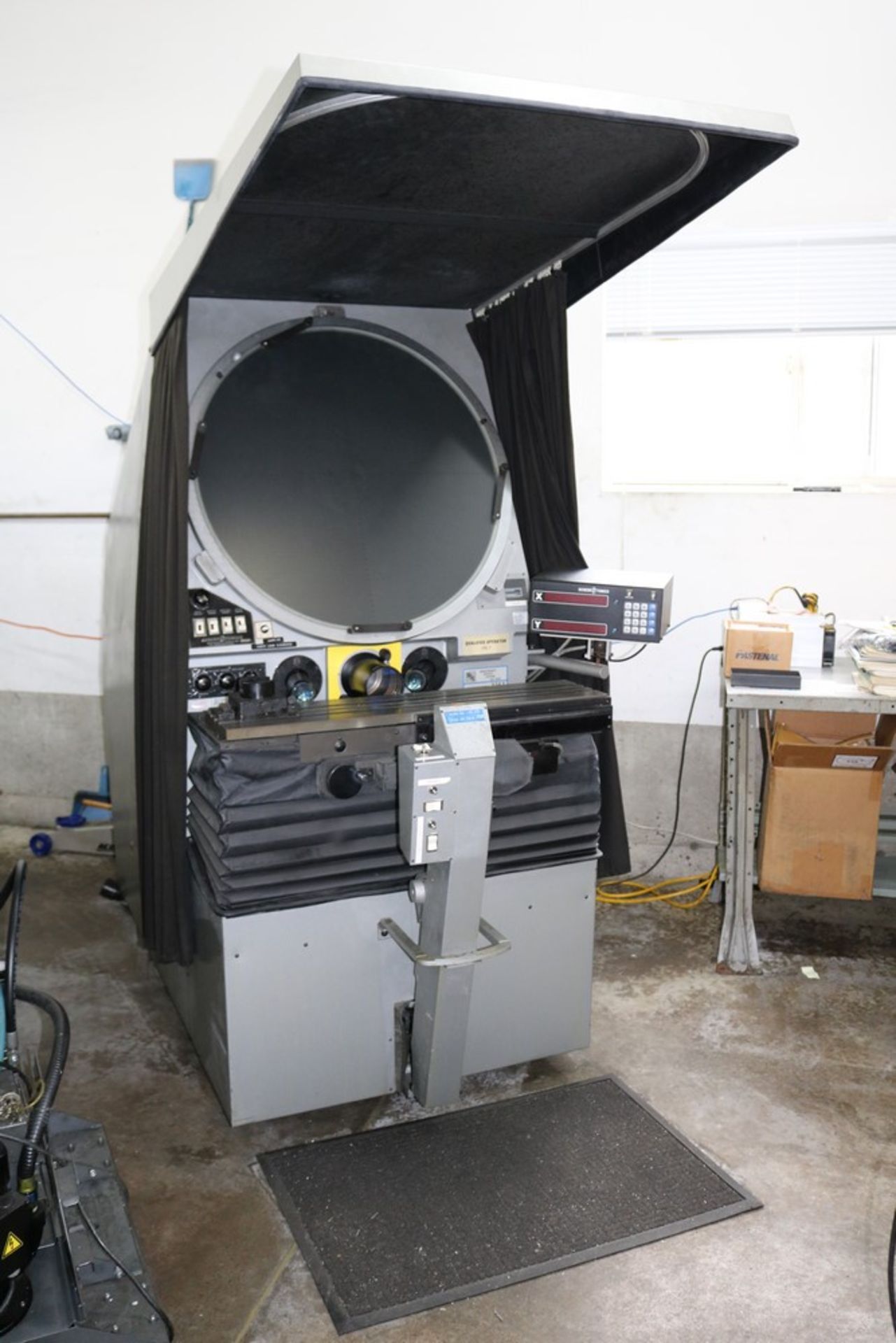 Scherr Tumico Large Capacity Optical Comparator with Scherr Tumico DRO, S/N 862 - Image 2 of 11