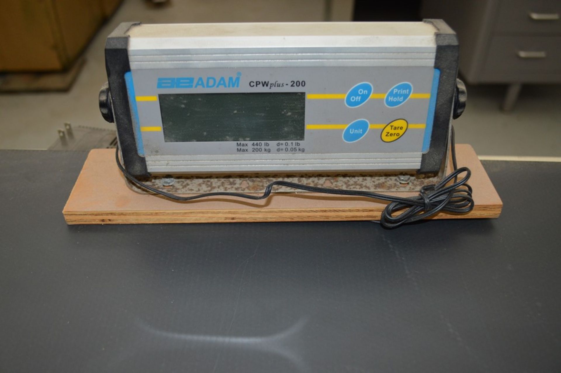 35 1/4 x 23 1/4 440 lb scale with digital read out, Adam equipment 2001 control - Image 2 of 4