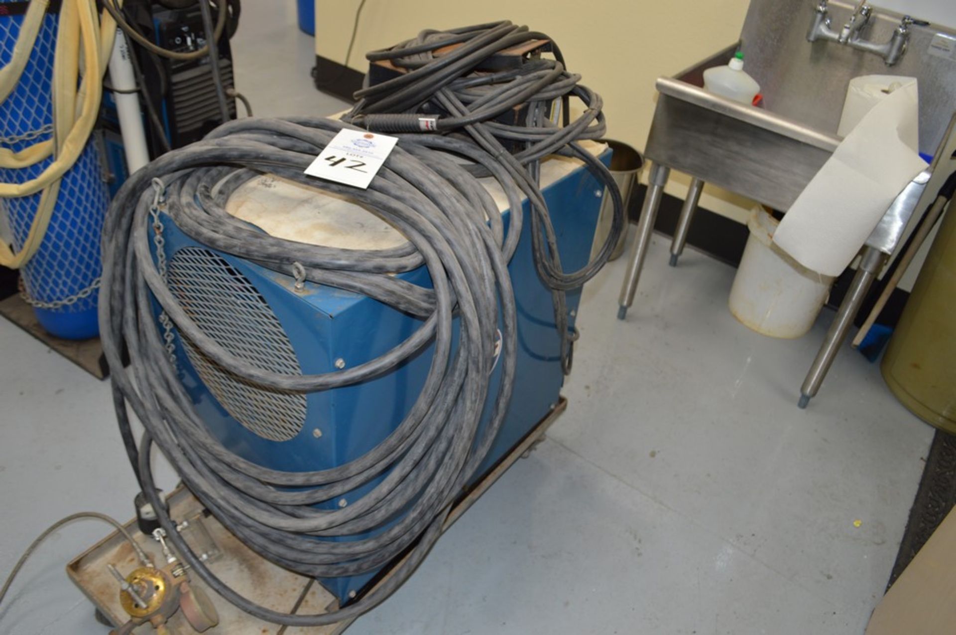 Miller SR-150-32 DC Welder on metal rolling cart, foot pedal and gas lines included - Image 2 of 5