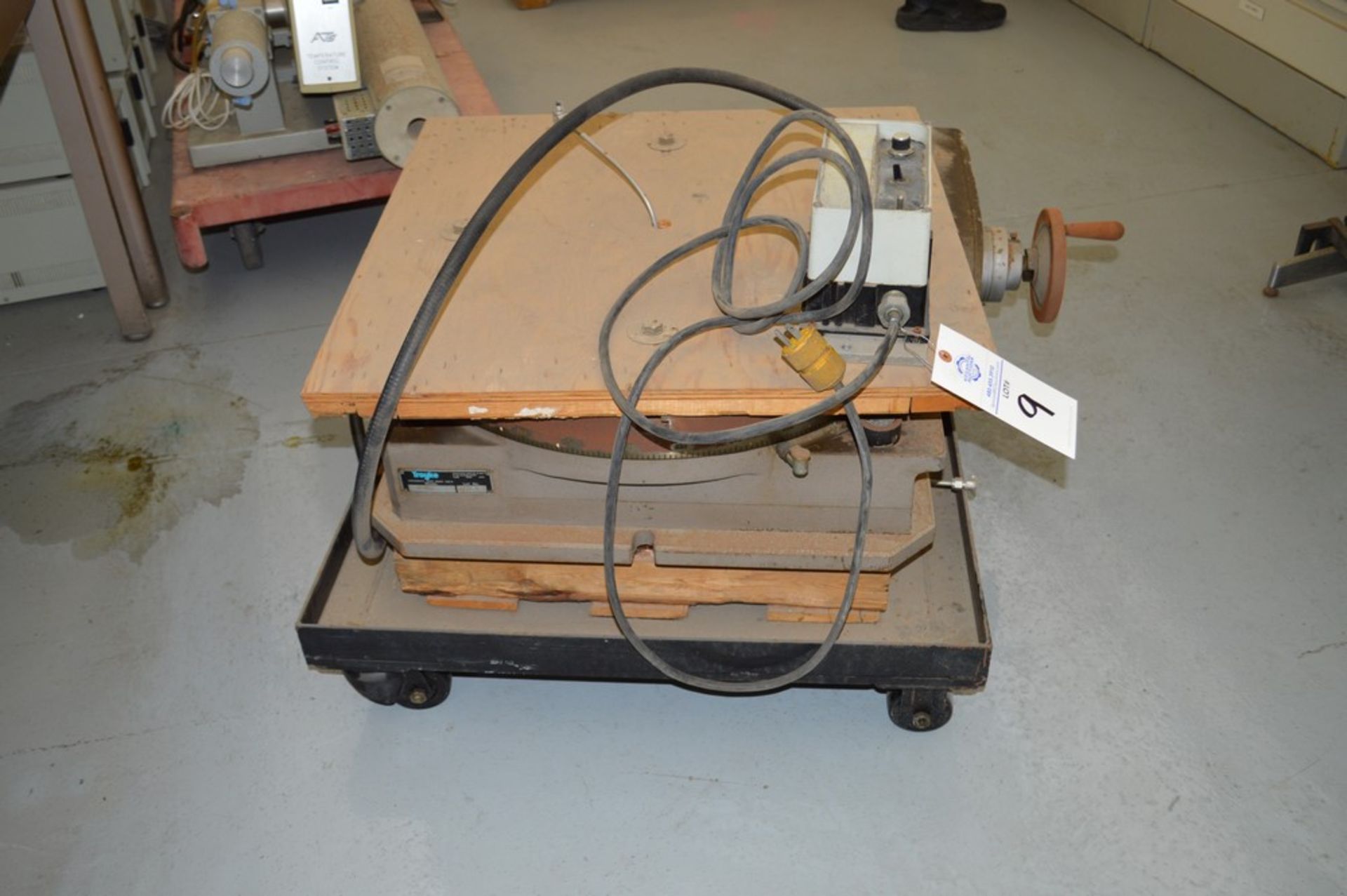 Troyke Model P25 full 4th electric rotary table with low speed gear, 1 reducer and motor speed - Image 2 of 6