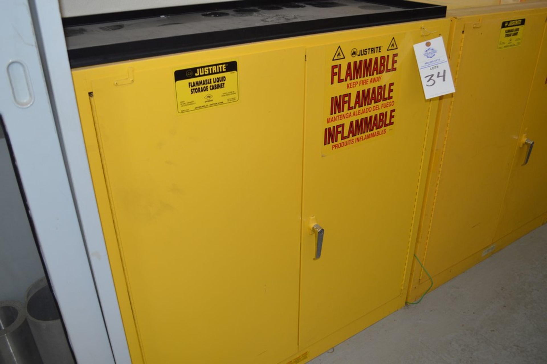 Just Rite flammable storage cabinet (no contents) 18 x 43 x 45 - Image 2 of 2