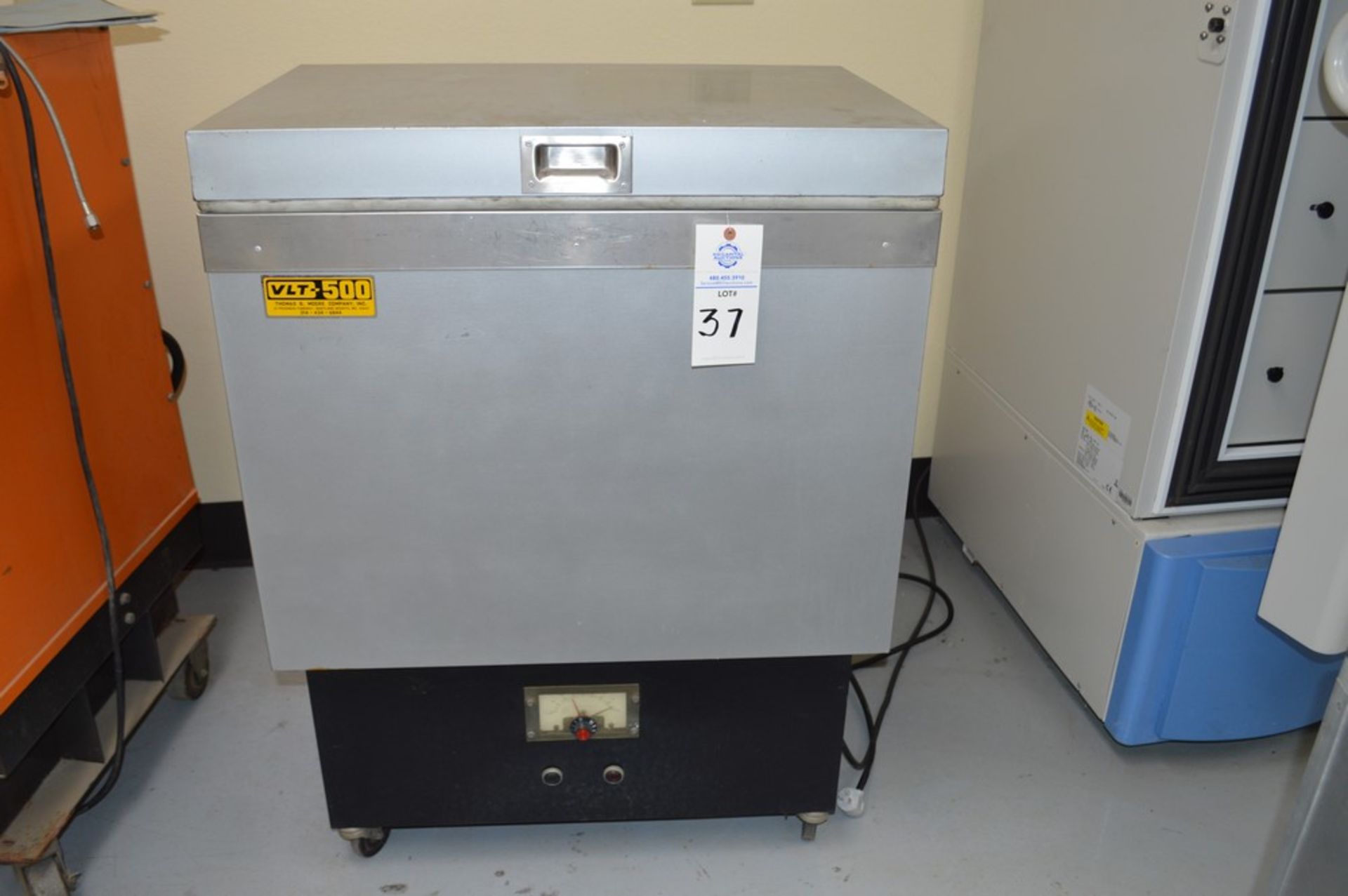 VTL-500 Dry Ice Deep Freezer, internal tub 16 1/2 x 26 1/4" x 19 1/2" deep with extra metal jacketed - Image 2 of 5