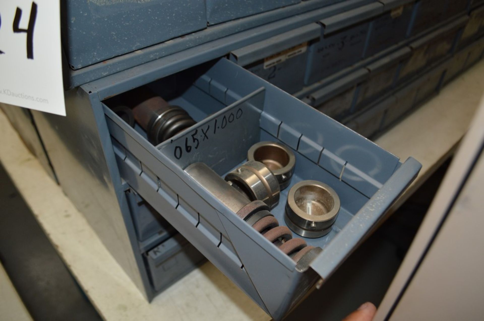 8 Metal cabinets with punch tooling and accessories, all contents included - Image 6 of 9