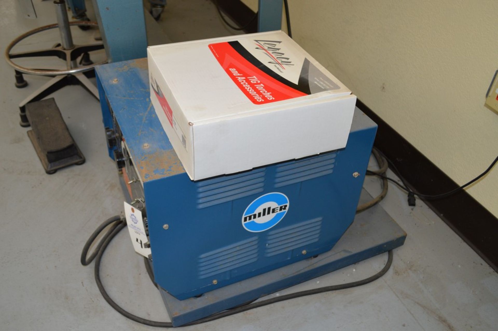 Miller Auto Arc Tig 50A With Tig Legacy 25' Torch Package - Image 3 of 4