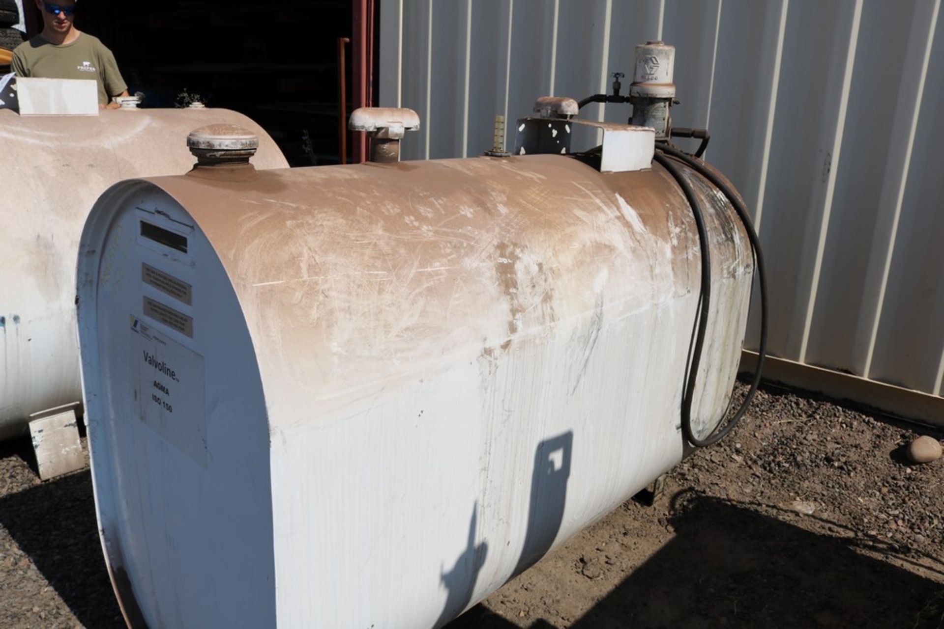 tank iso 150 6' deep w/ air pump - Image 3 of 4