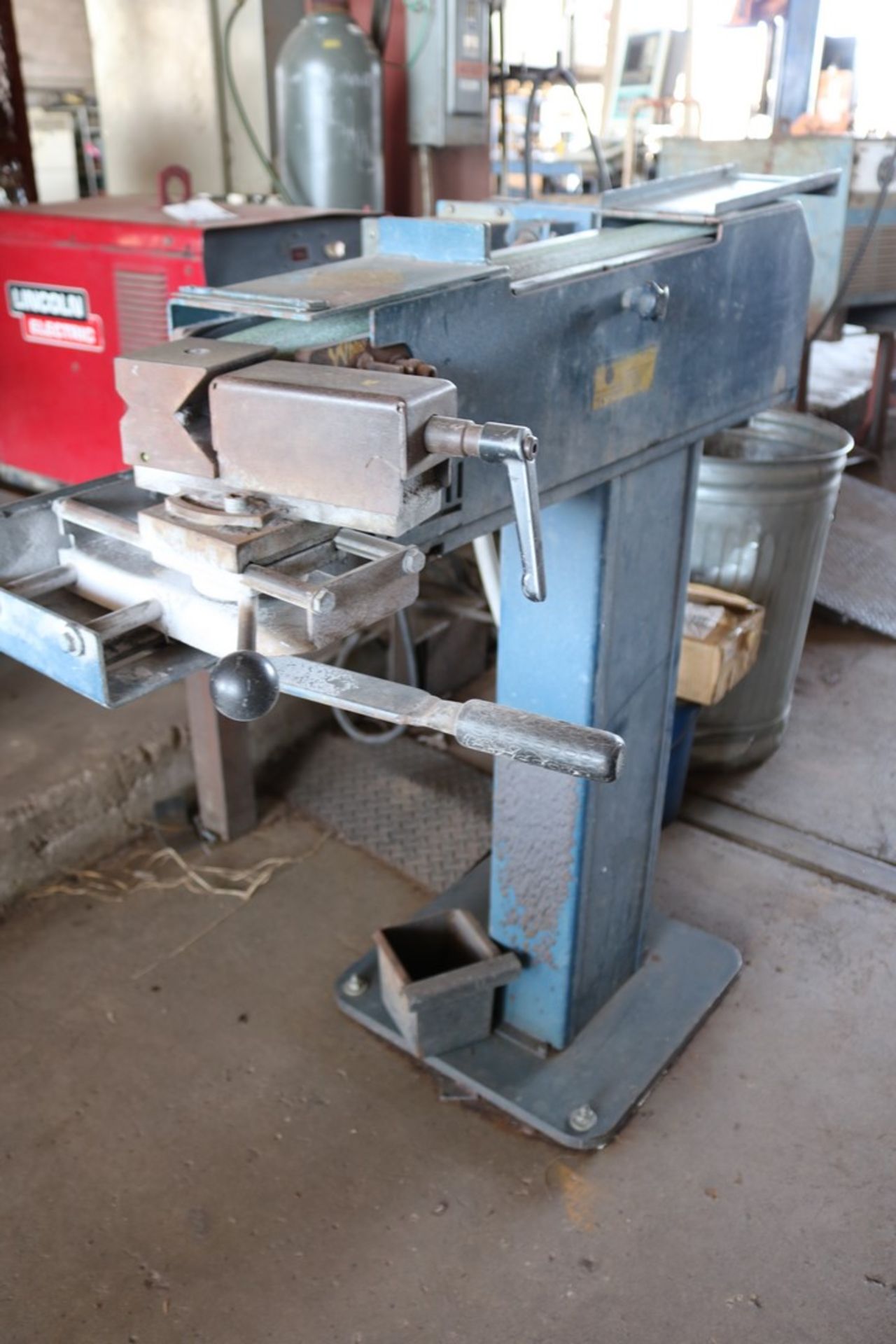 LMI Belt sander - Image 5 of 5