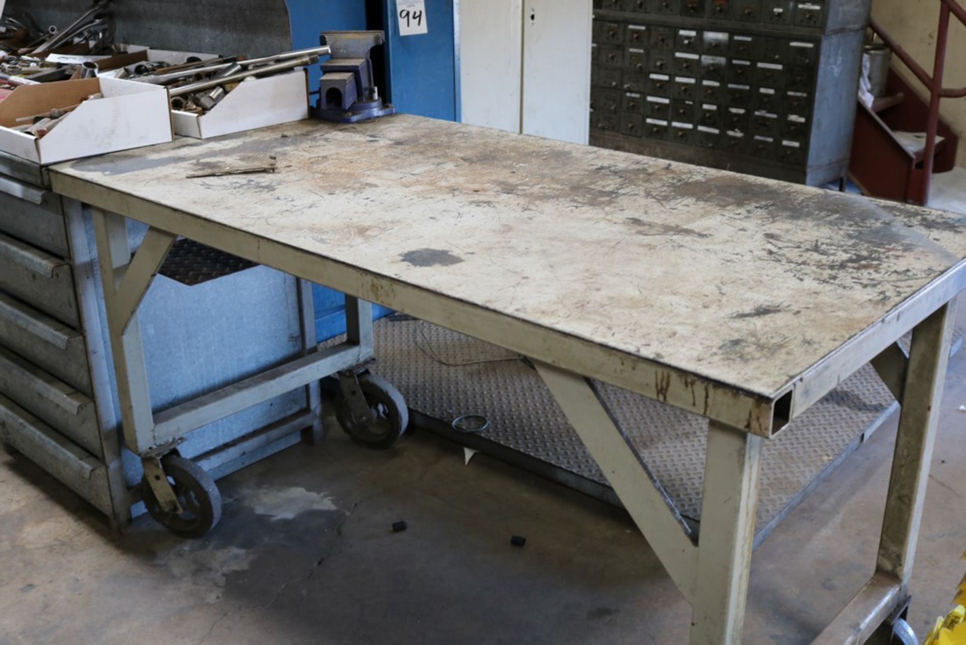 rolling table w/ 4'' vise, 32'' x 5'