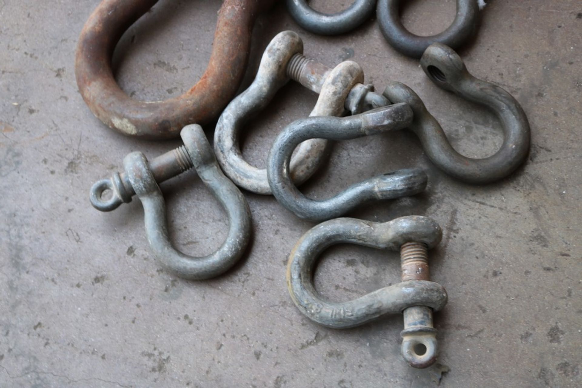 large anchor shackles - Image 3 of 3