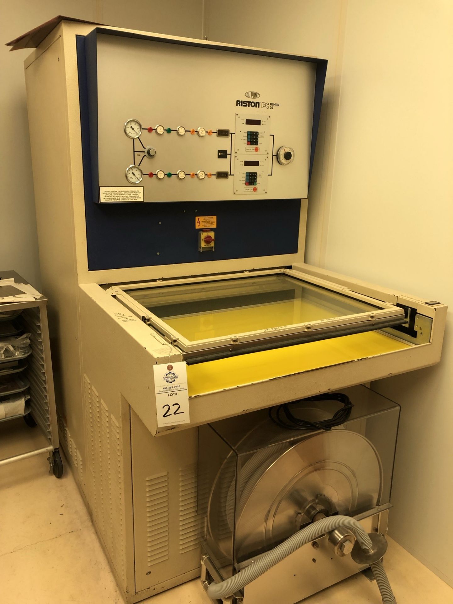 Dupont Riston PC-30 Photoresist exposure unit/printer. This lot includes a nice clean room vacuum - Image 4 of 4