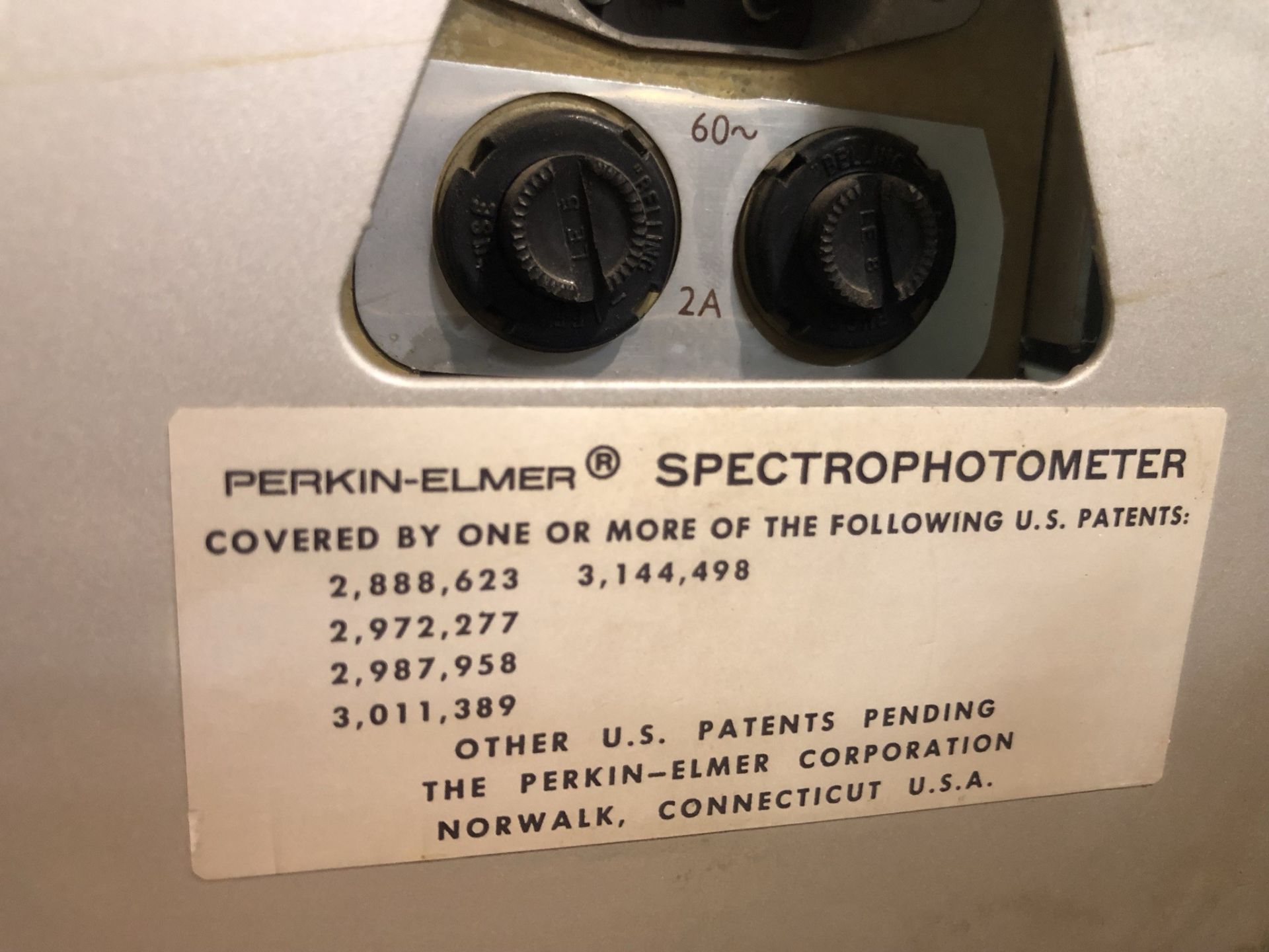 Perkin Elmer grating infrared spectrophotometer model 457, MISC 19" rack with position and force - Image 4 of 7