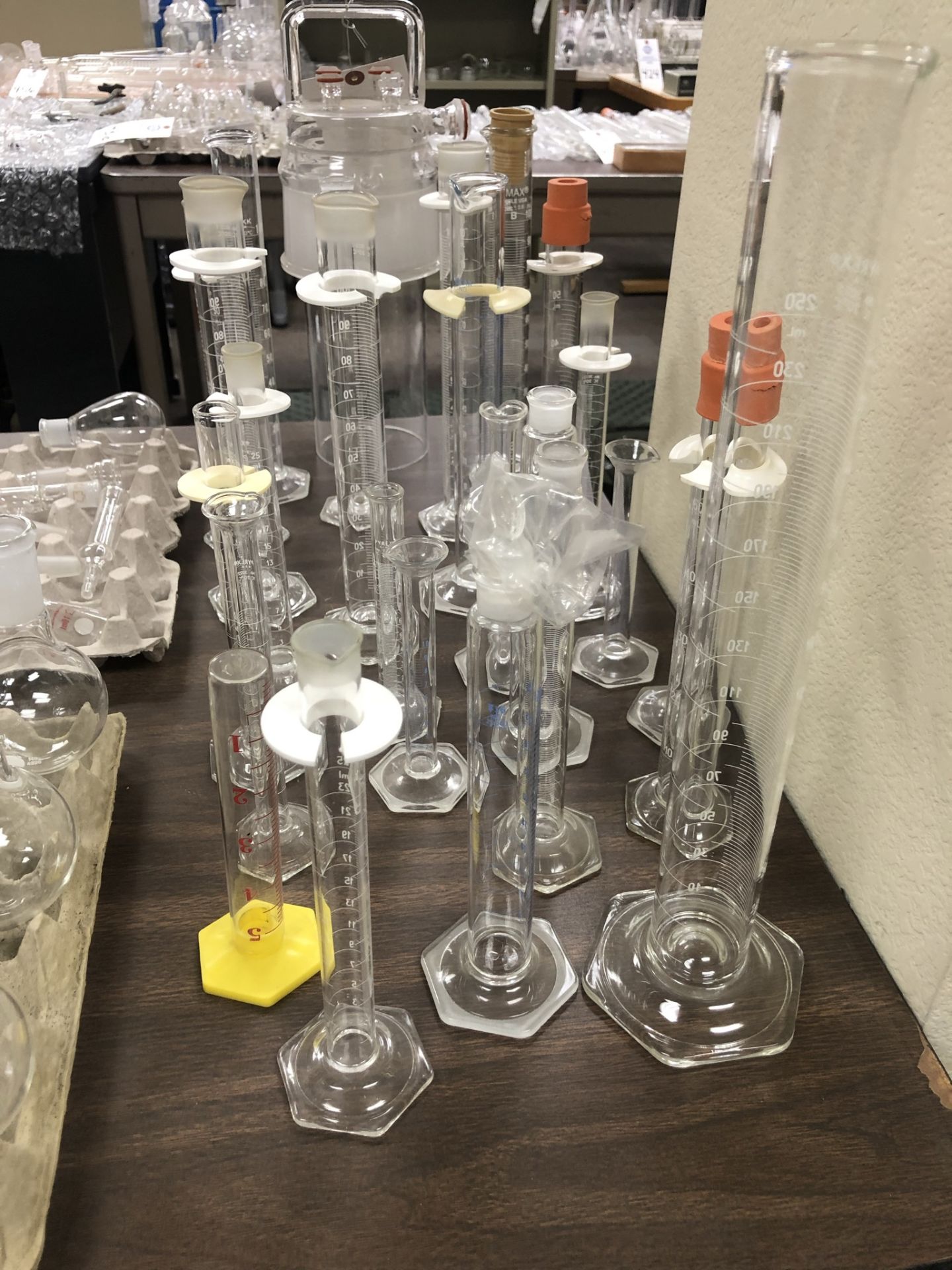 Lot of Misc. Lab Glassware: Mostly Graduated Cylinders, Lot of Misc Lab Glassware:14/20 boiling - Image 5 of 6