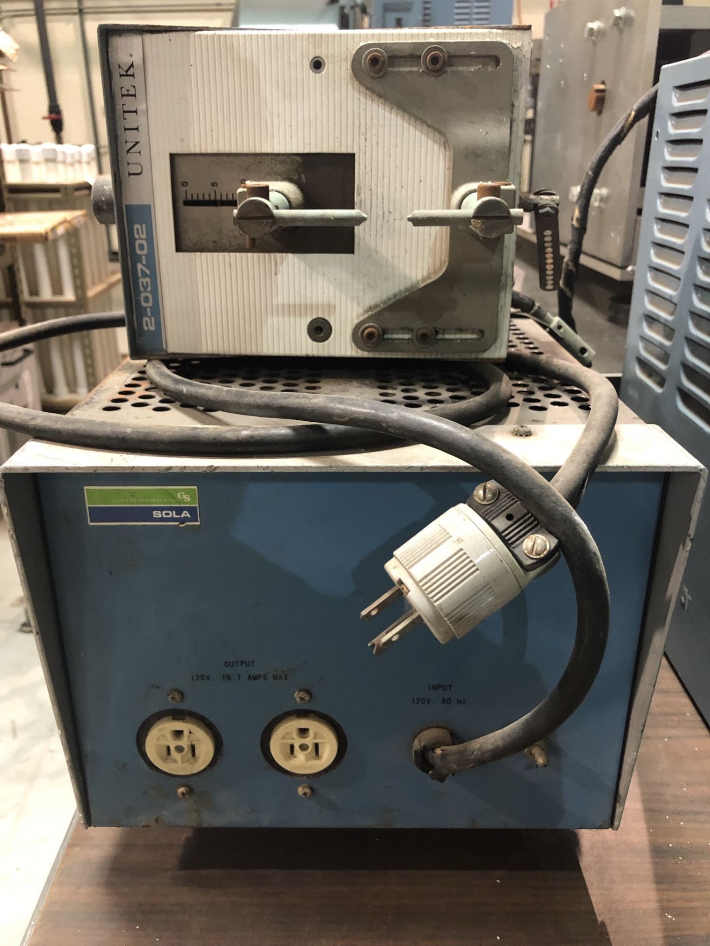 Unitek model 1-133-02 0-500W second capacitance discharge spot welder with transformer, Sola 125 VAC - Image 2 of 7