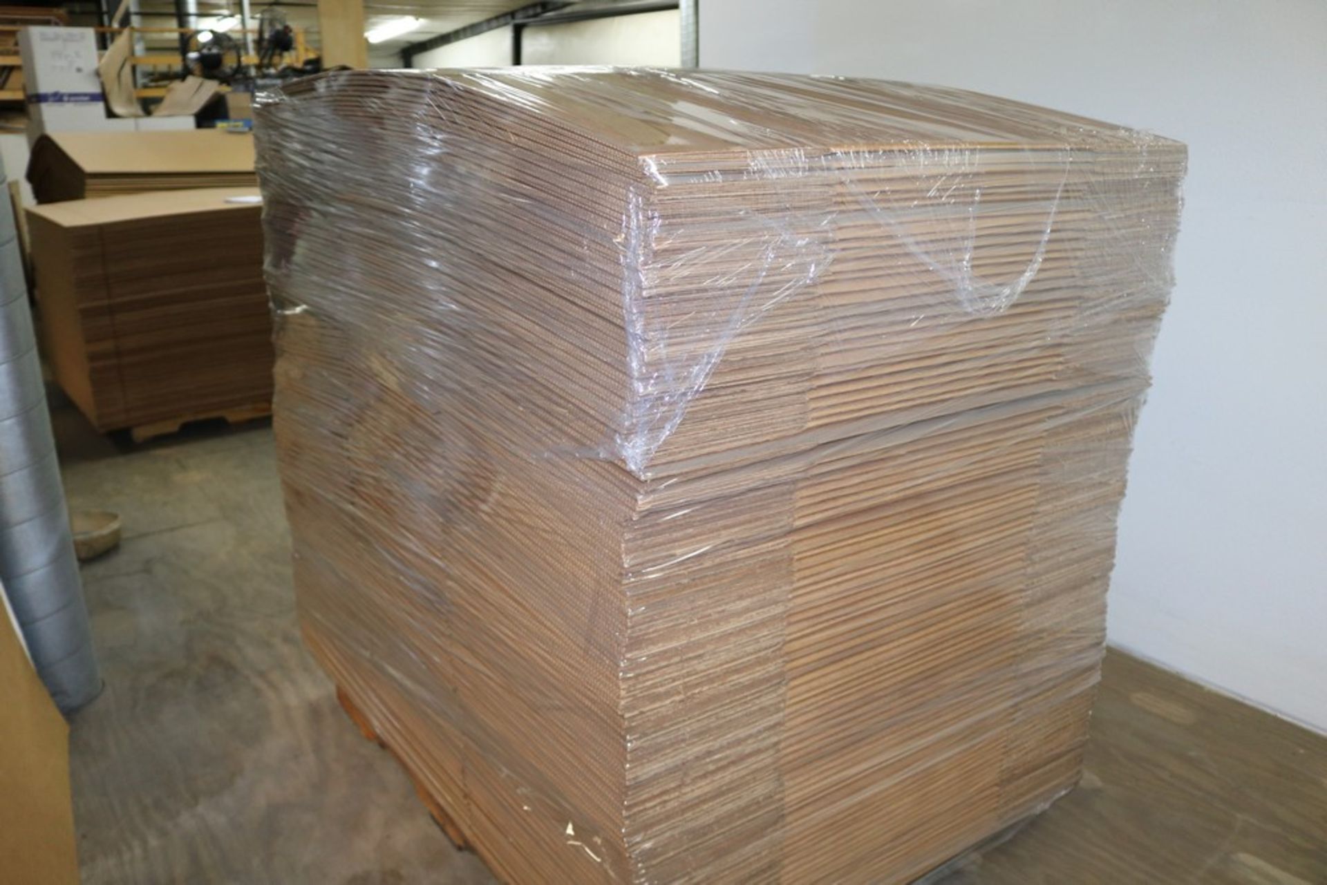 Pallet of Cardboard Boxes NEW 38" x 21" x 20" - Image 2 of 2