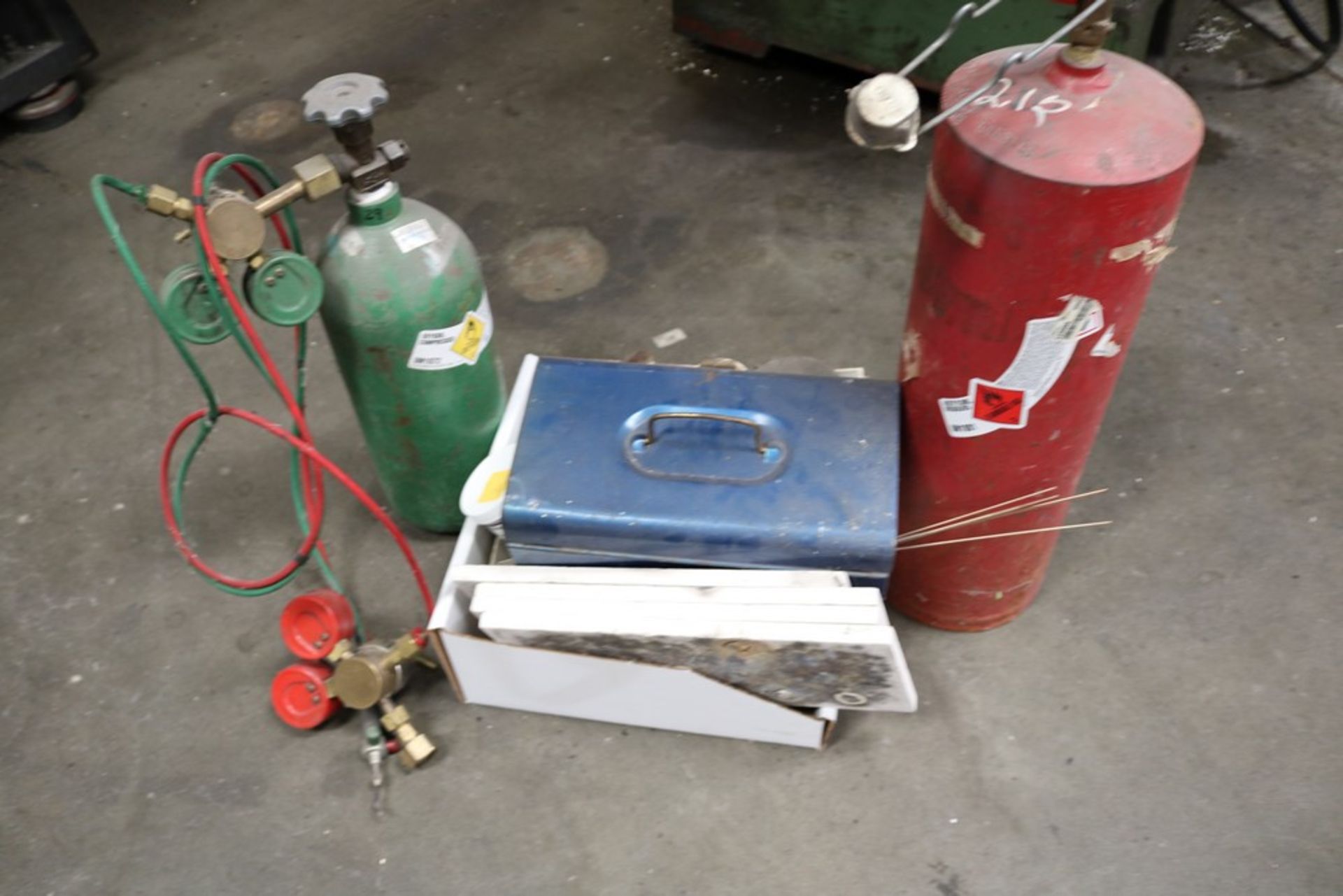 Heavy Duty Soder Unit with Compounds, Consumables, Acetylene and Oxygen Canister with Gages