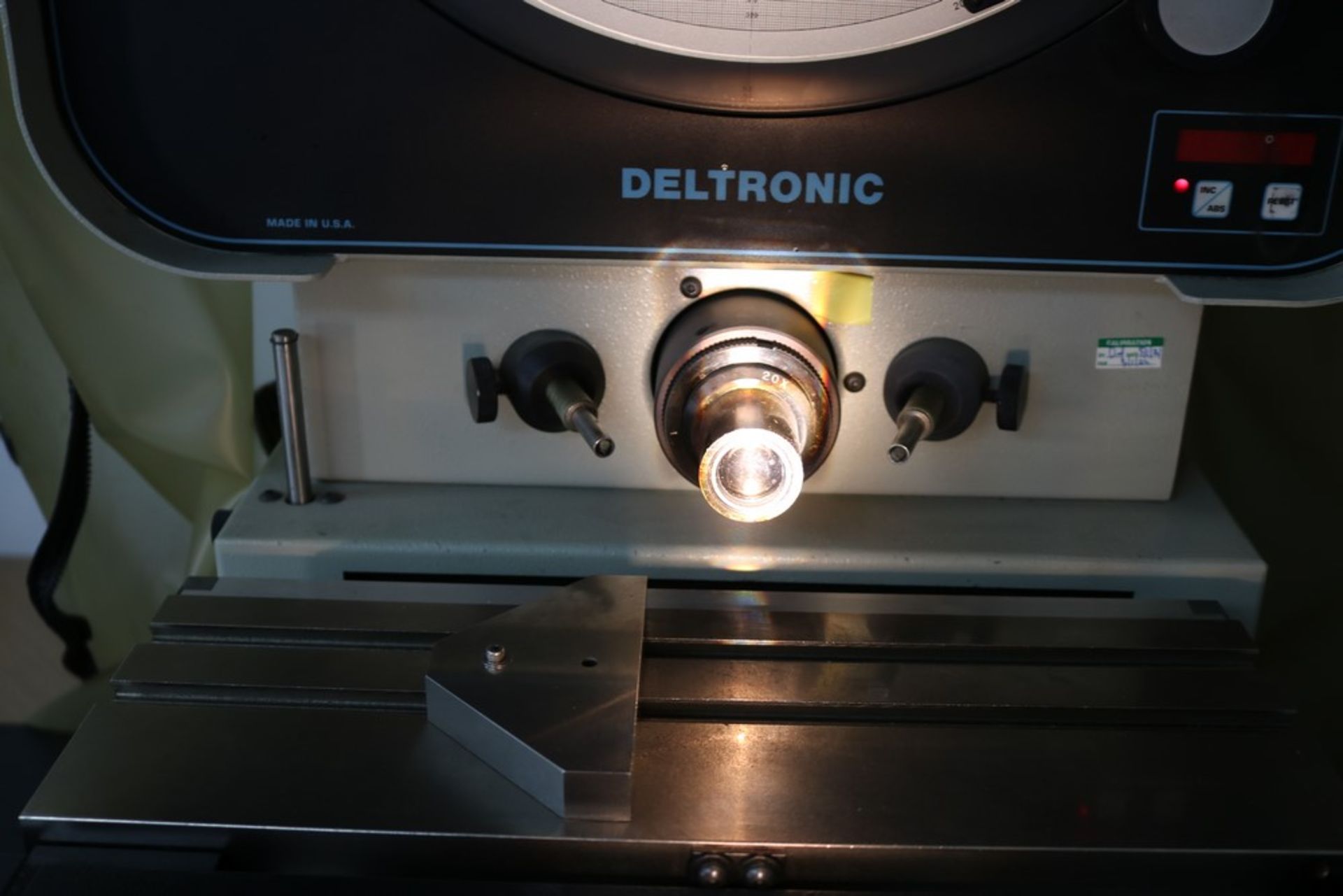 Deltronic DH214 Optical Comparitor with Deltronic 612-R DRO Includes Inspection Accessories - Image 5 of 9