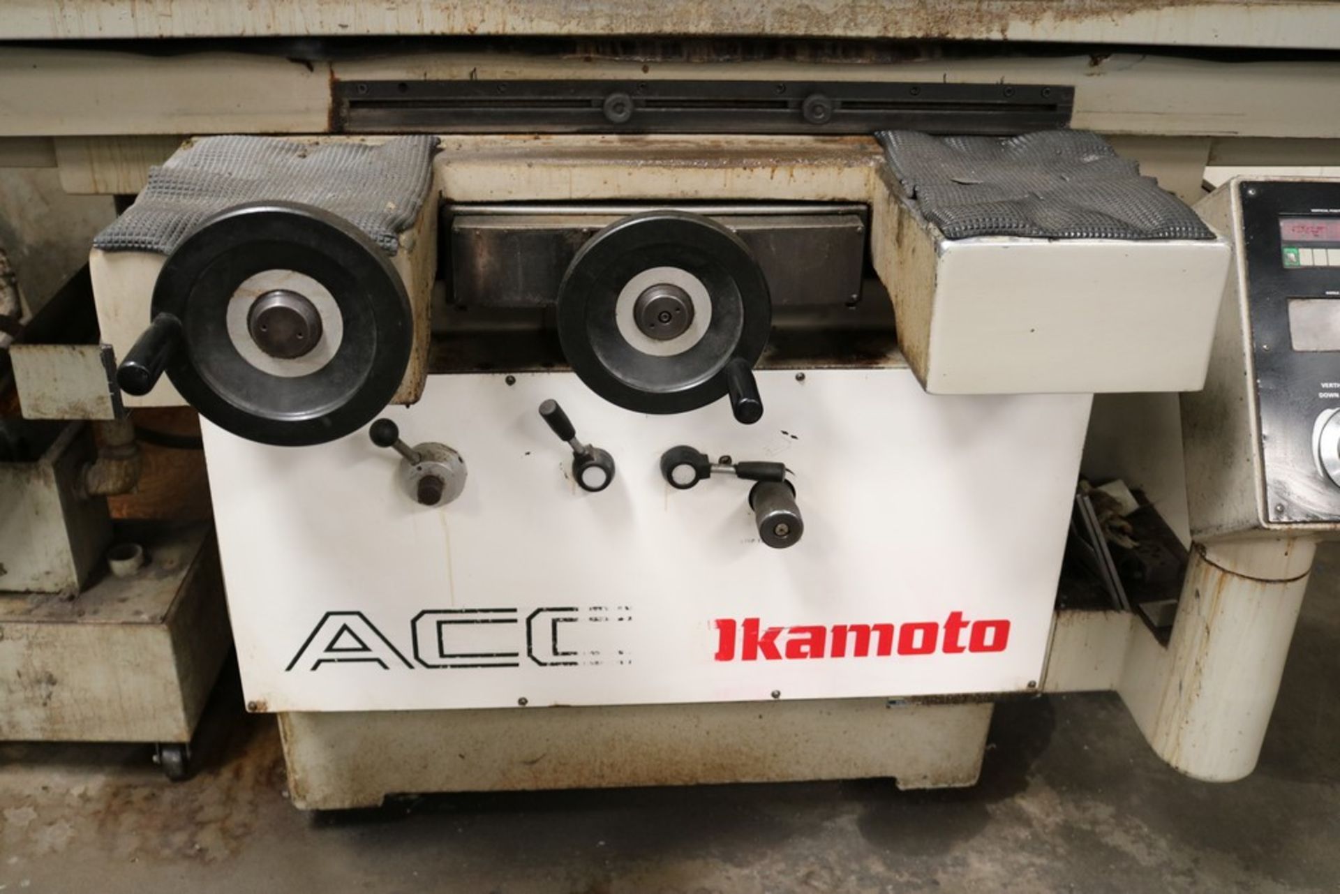 Okamoto 12-24 DX Surface Grinder, Model ACC1224 DX. Table Size: 12" x 24", Longitudinal Table - Image 5 of 9