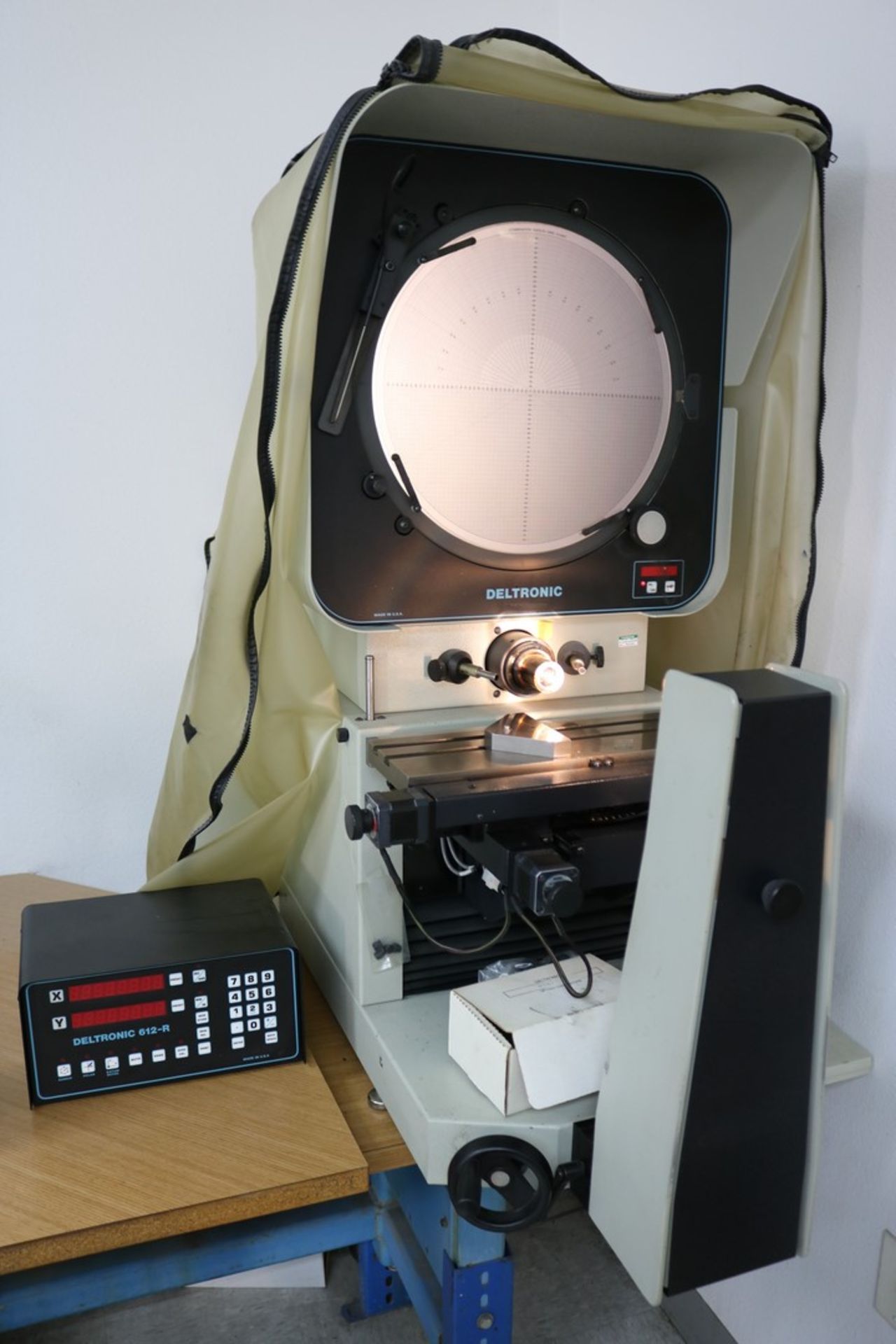 Deltronic DH214 Optical Comparitor with Deltronic 612-R DRO Includes Inspection Accessories - Image 3 of 9