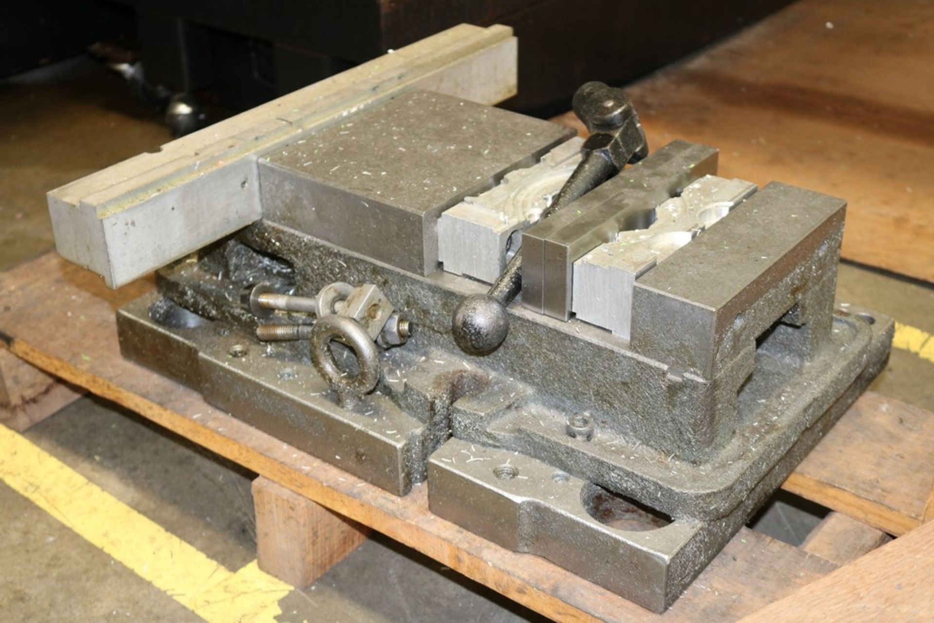 8" Kurt Vise 2 on Aluminum Riser Plate - Image 3 of 3