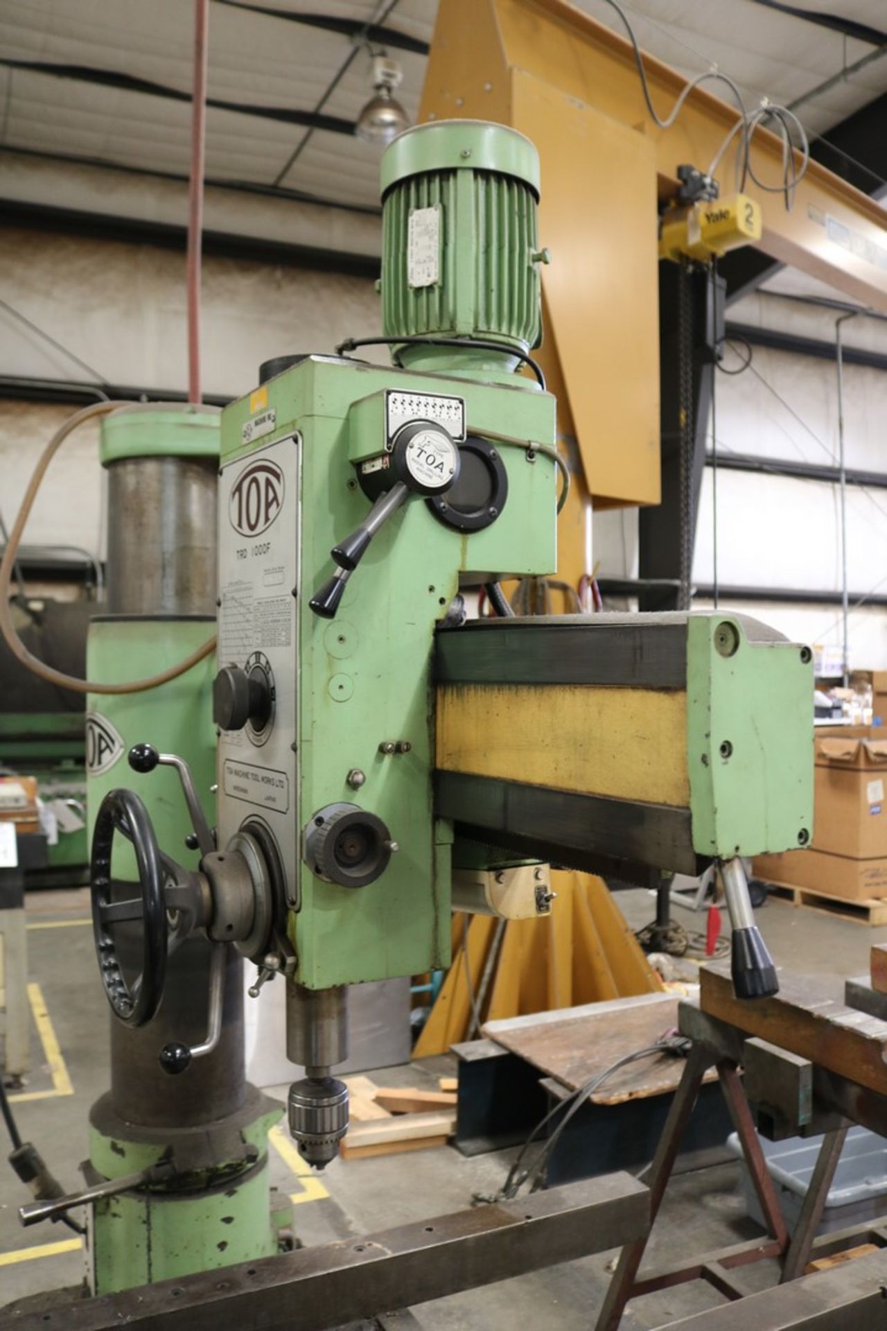 TOA Kikai Radial Arm Drill with Jacobs Ball Bearing Super Chuck, Machine # HCK-E1 includes T-Slot - Image 6 of 7