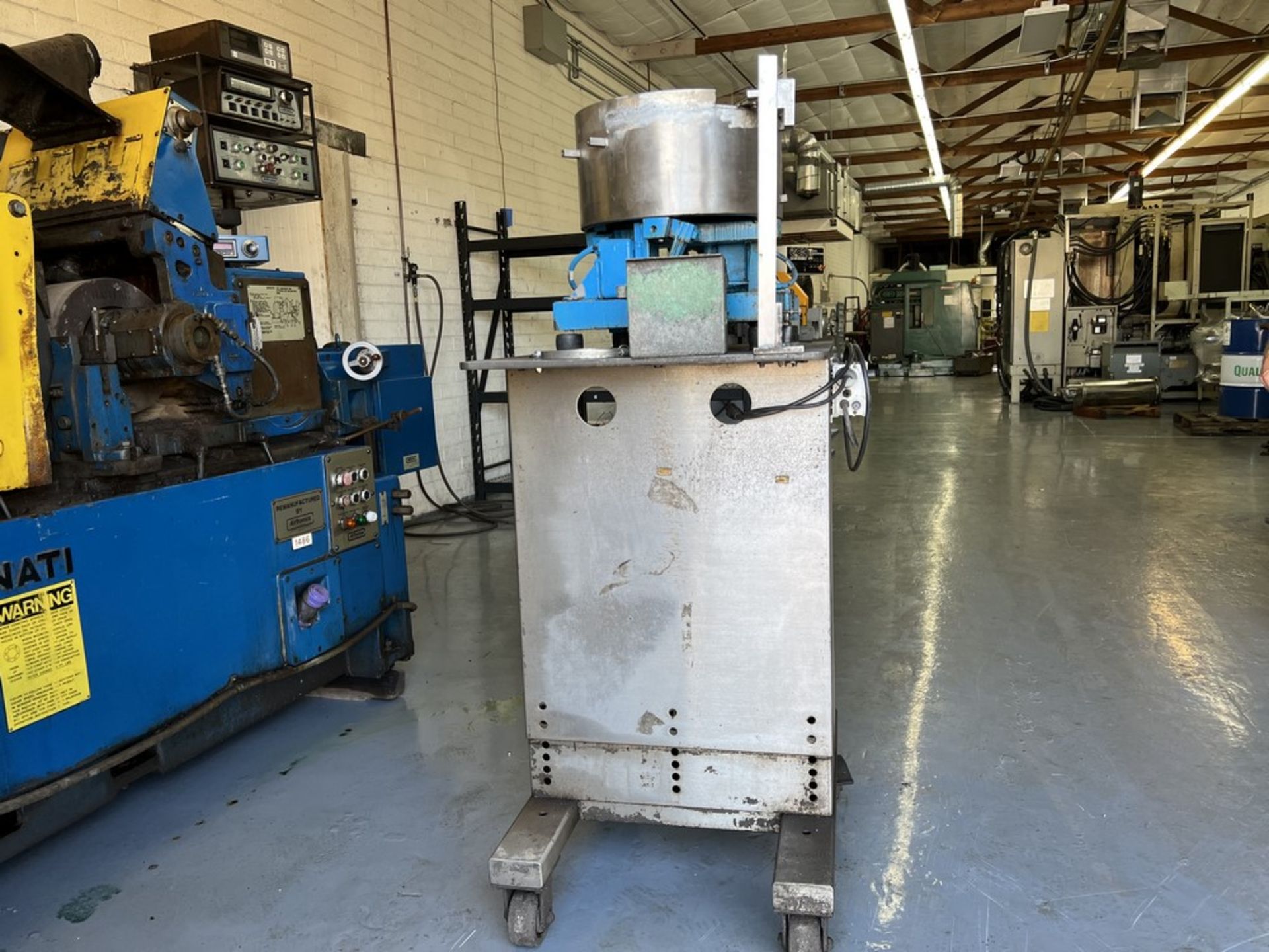 Vibratory Parts Feeder with Cart - Image 3 of 3