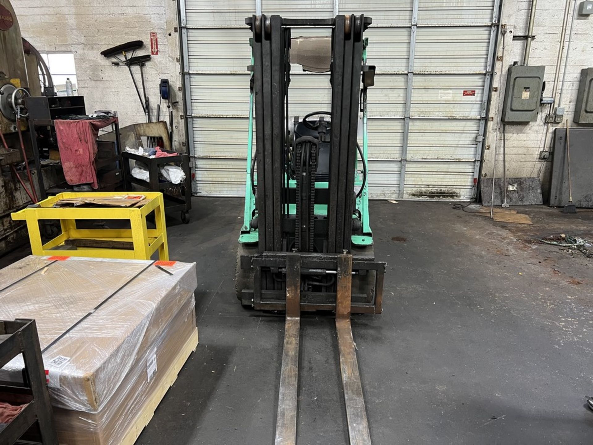 Mitsubishi FGC25 Forklift Serial Number AF82B-05382 5,000 LBS Capacity - Image 5 of 6