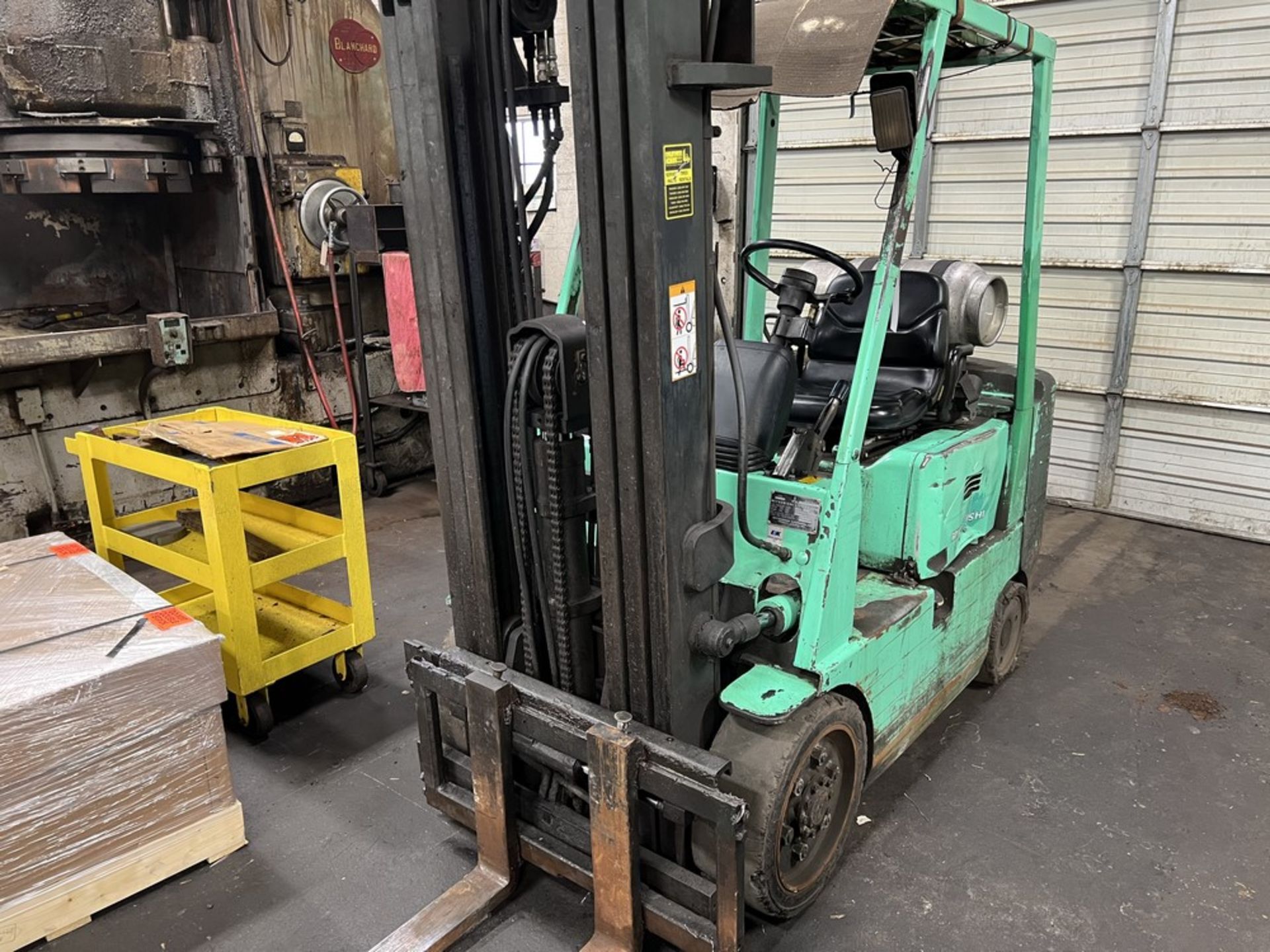 Mitsubishi FGC25 Forklift Serial Number AF82B-05382 5,000 LBS Capacity - Image 6 of 6