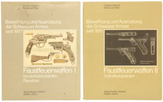 Konvolut von 2 Büchern Bewaffnung und Ausrüstung der Schweizer Armee seit 1817