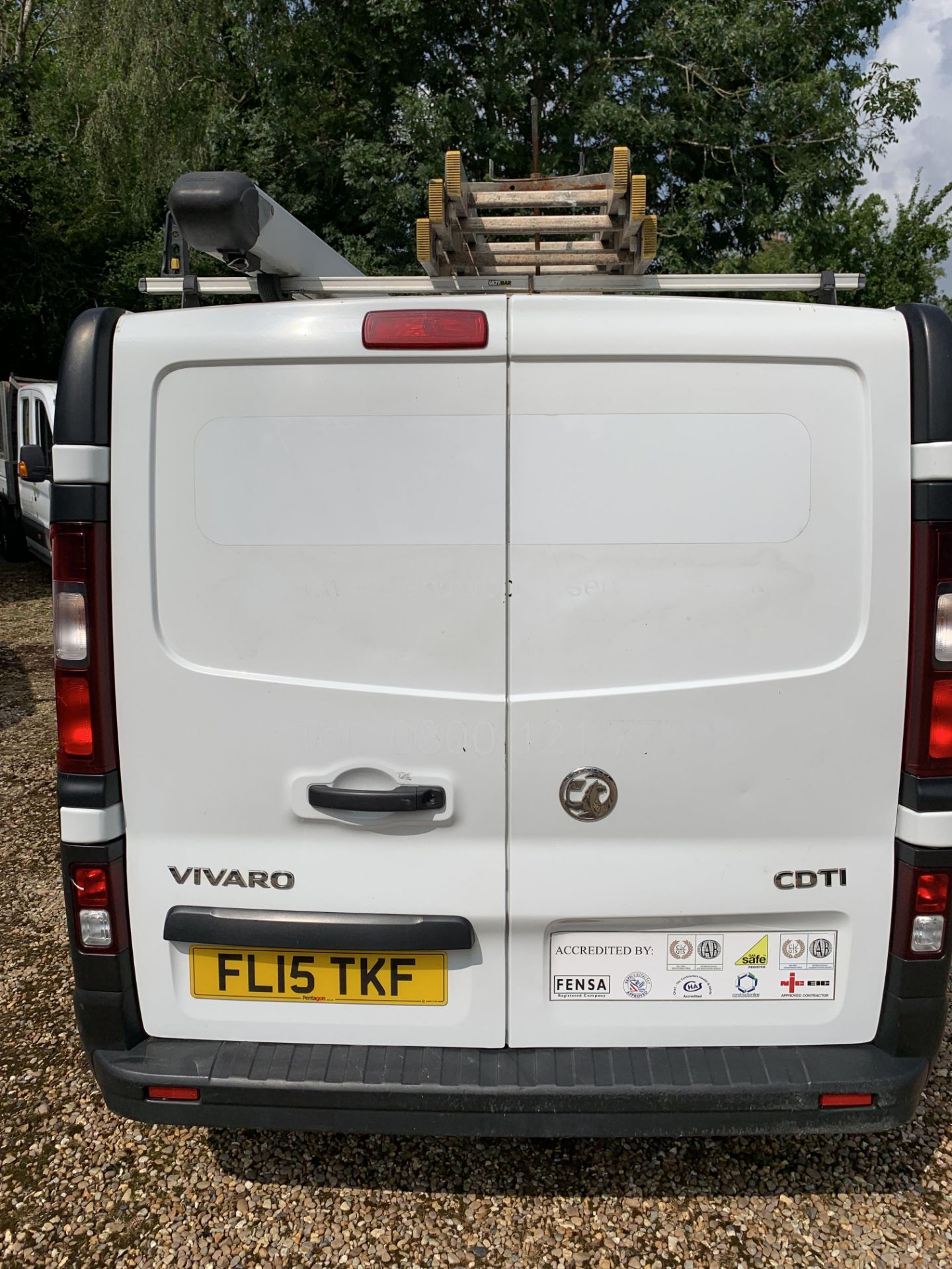 FL15 TKF VAUXHALL VIVARO 2700 CDTI - Image 9 of 17