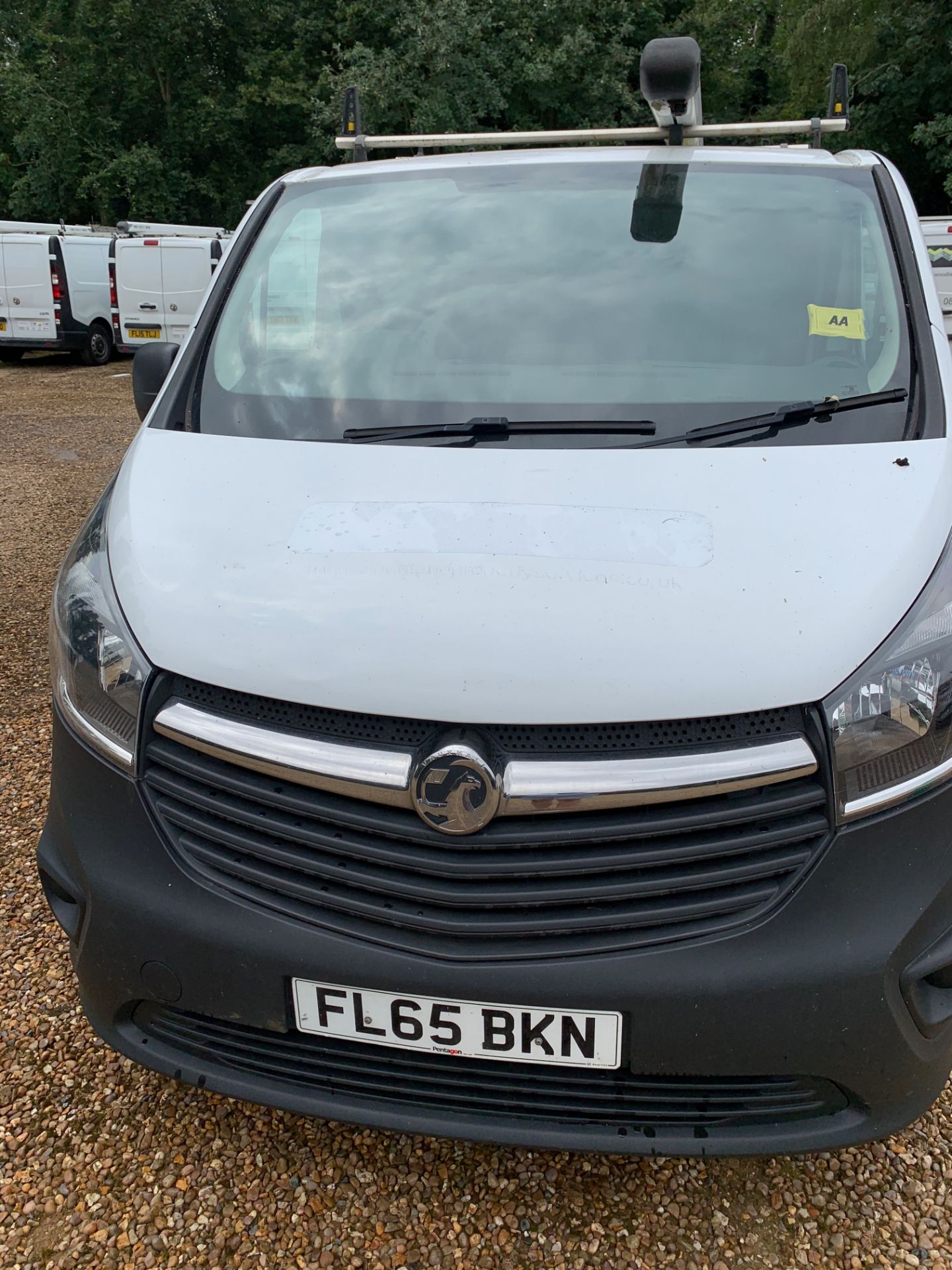 FL65 BKN VAUXHALL VIVARO 2700 CDTI