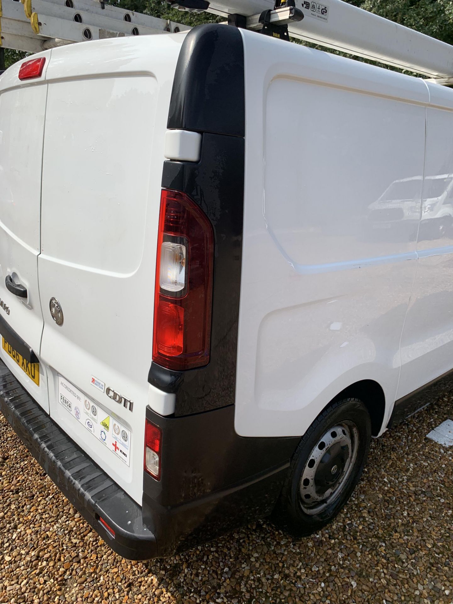 FD66 XKU VAUXHALL VIVARO 2700 CDTI - Image 8 of 14