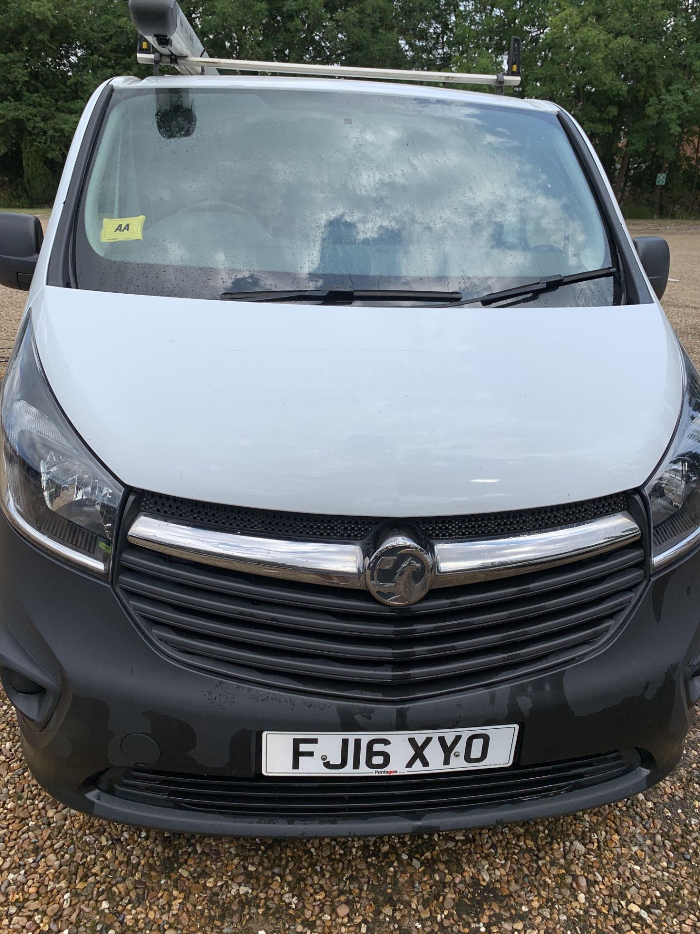 FJ16 XYO VAUXHALL VIVARO 2700 CDTI