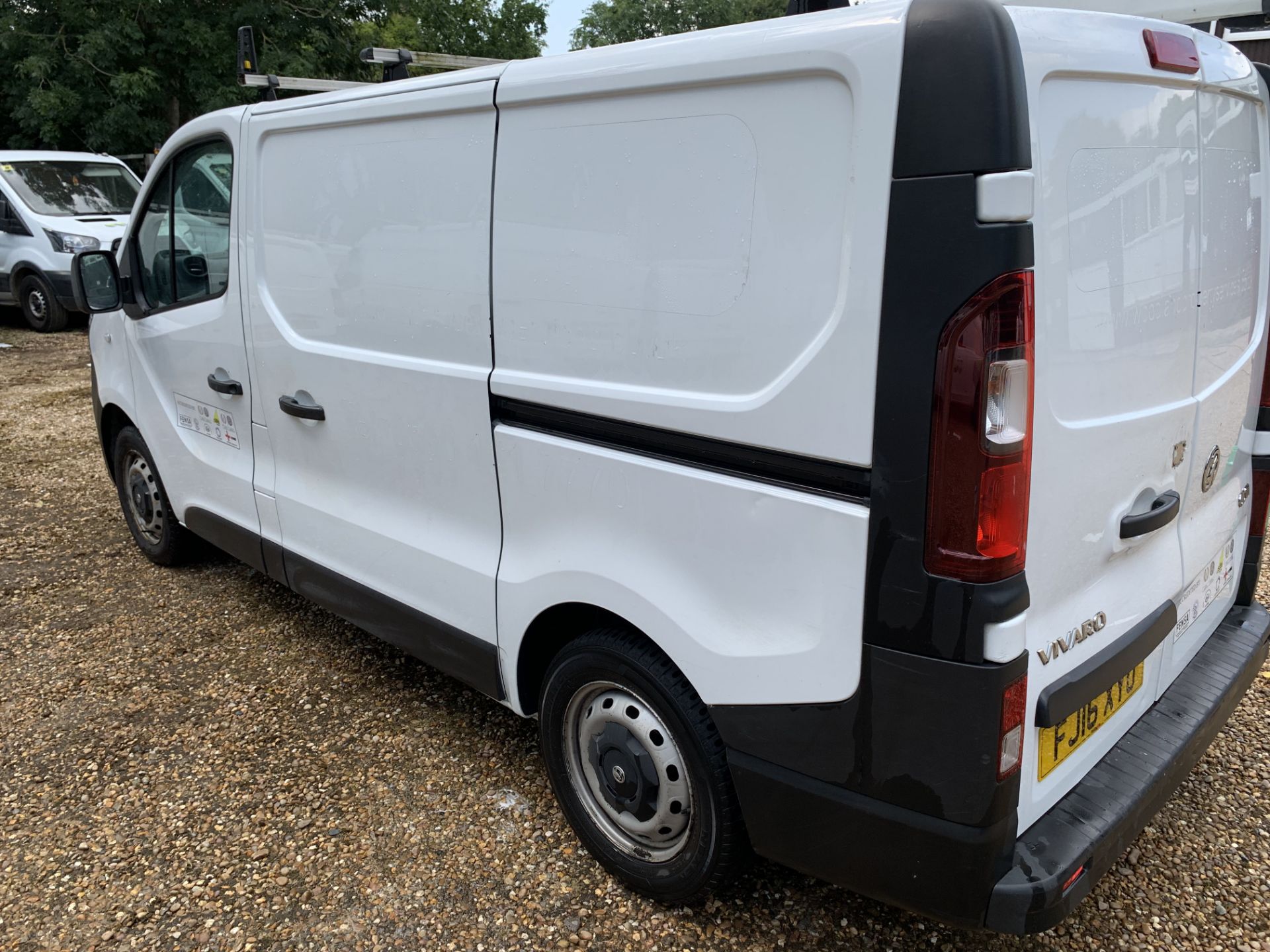 FJ16 XYO VAUXHALL VIVARO 2700 CDTI - Image 7 of 13