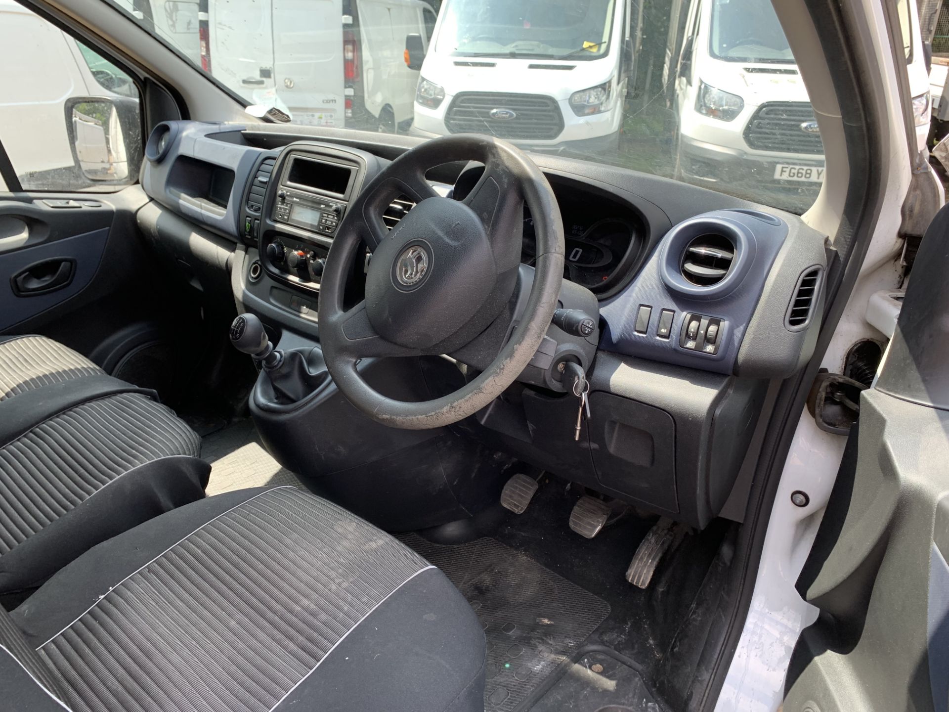 FL65 BEU VAUXHALL VIVARO 2700 CDTI - Image 13 of 15