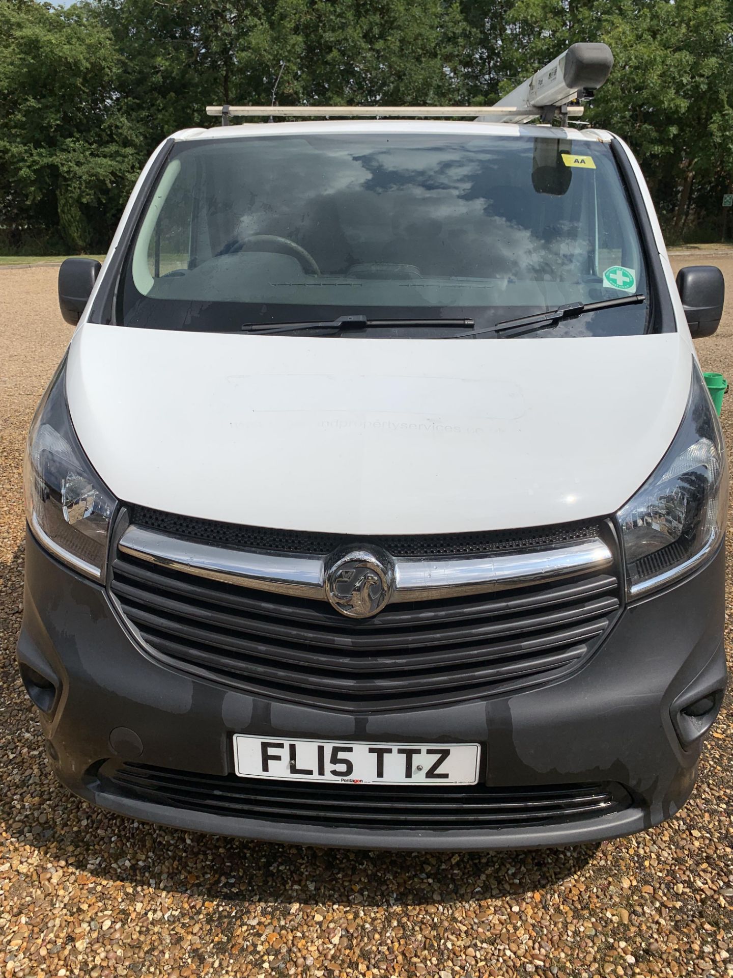 FL15 TTZ VAUXHALL VIVARO 2700 CDTI