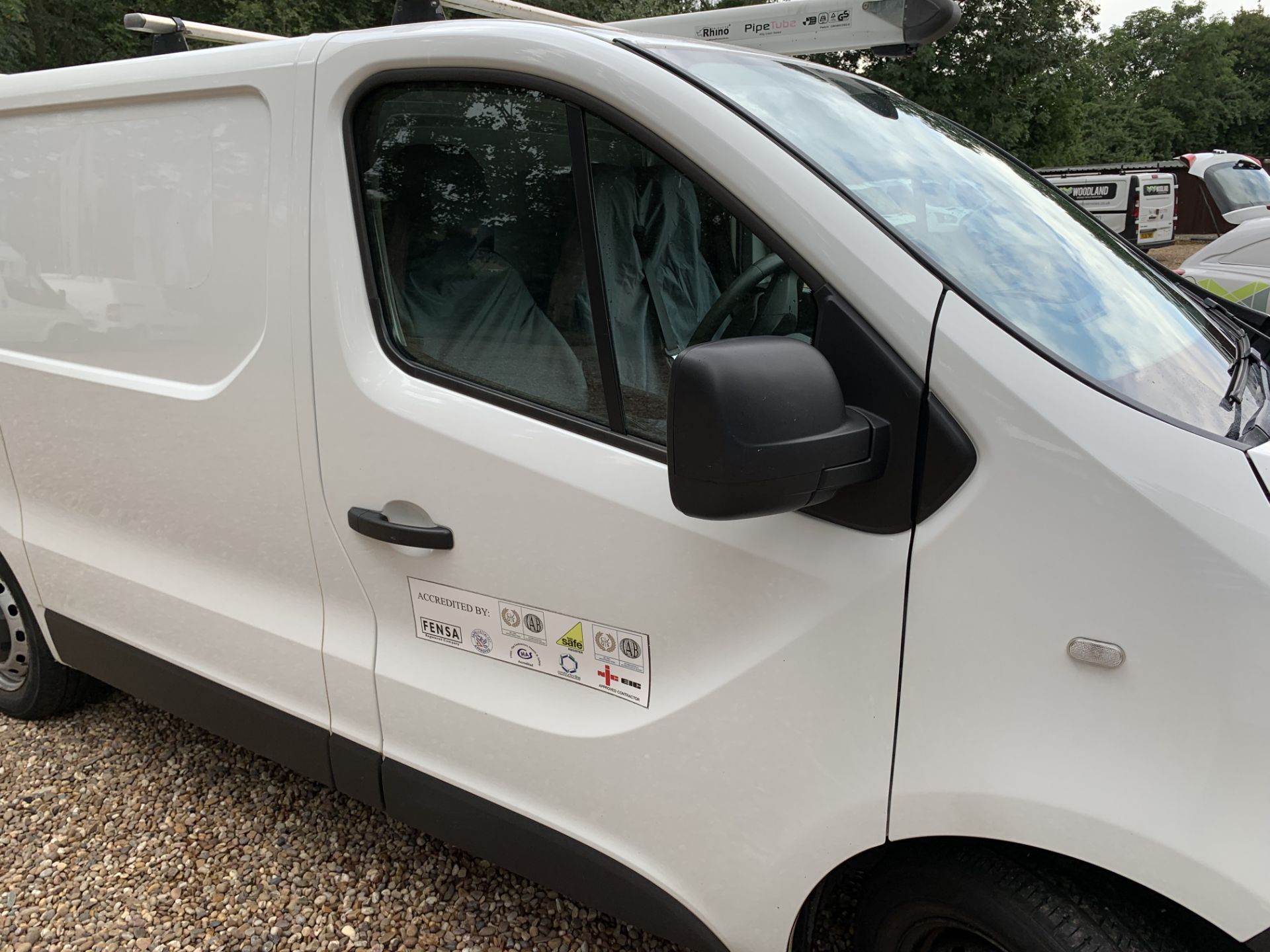 FG16 VFH VAUXHALL VIVARO 2700 CDTI - Image 3 of 11