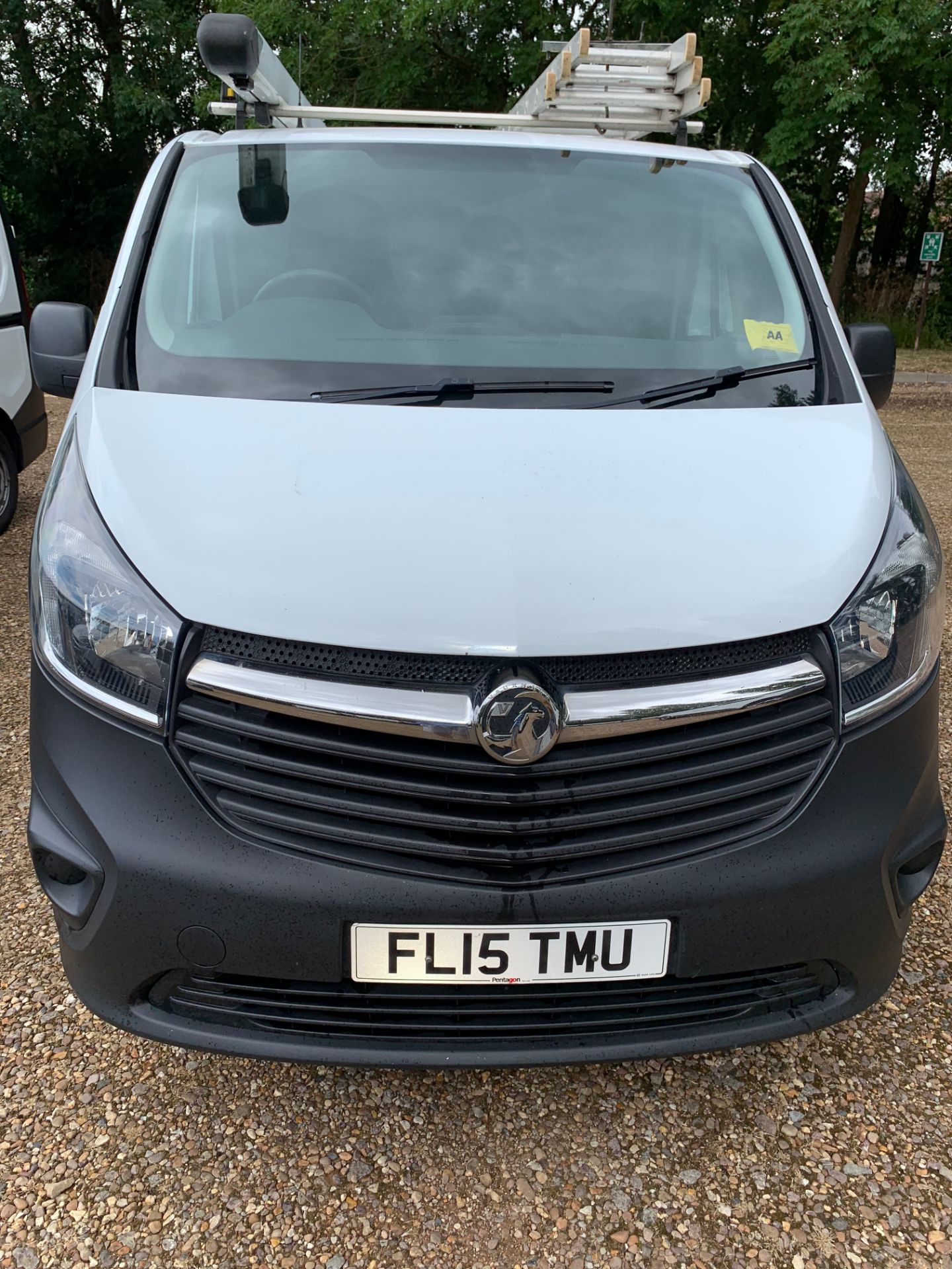 FL15 TMU VAUXHALL VIVARO 2700 CDTI