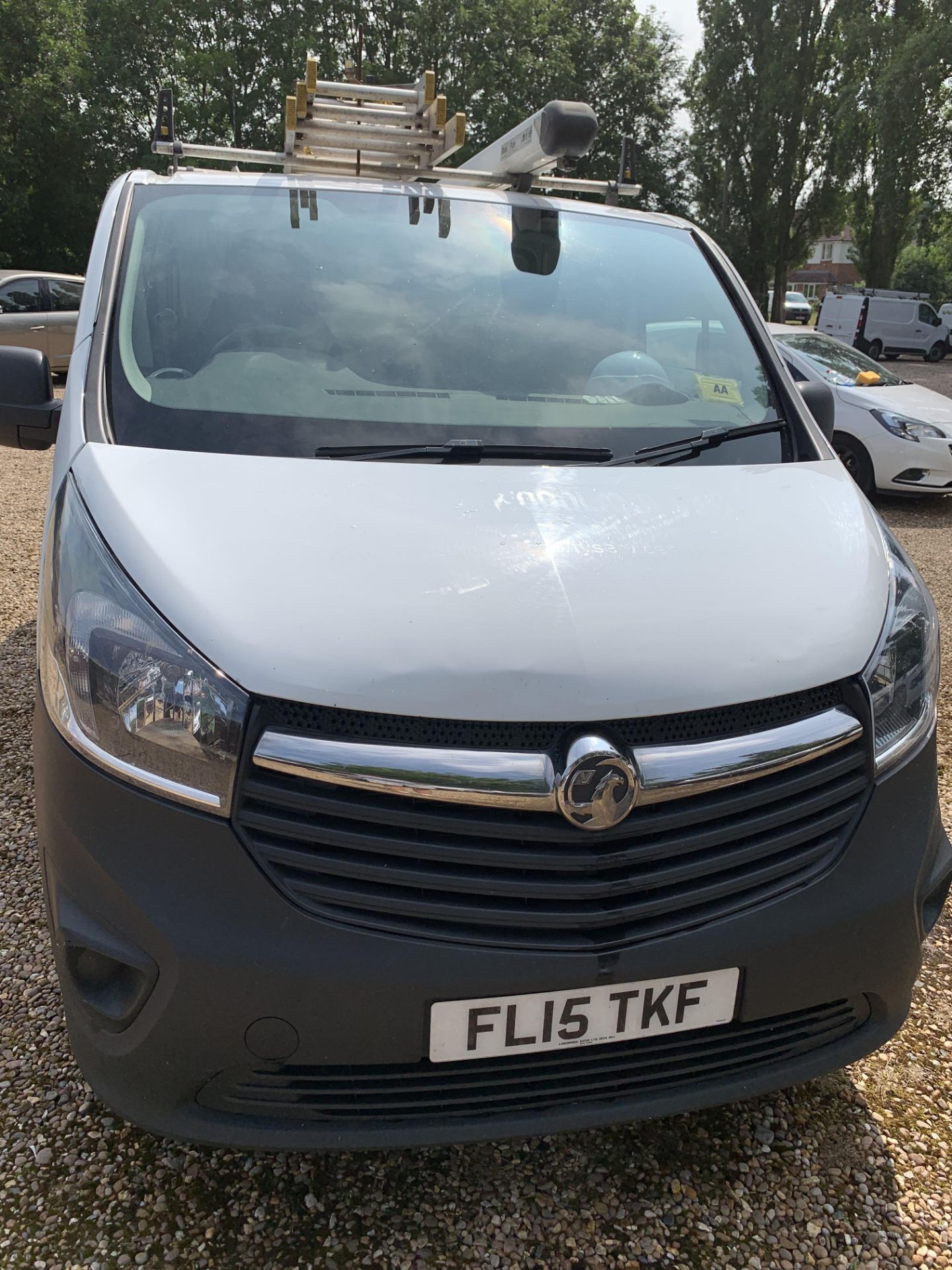 FL15 TKF VAUXHALL VIVARO 2700 CDTI